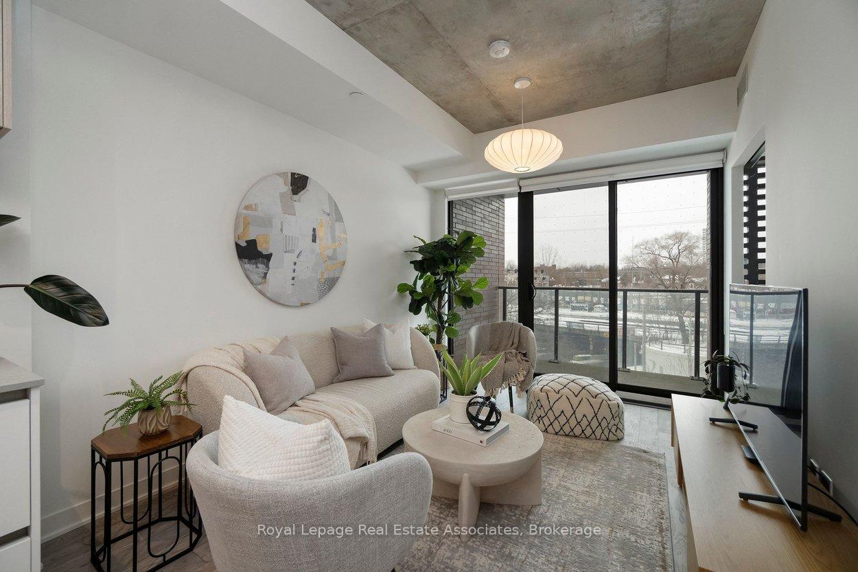 2625 Dundas Street W 409