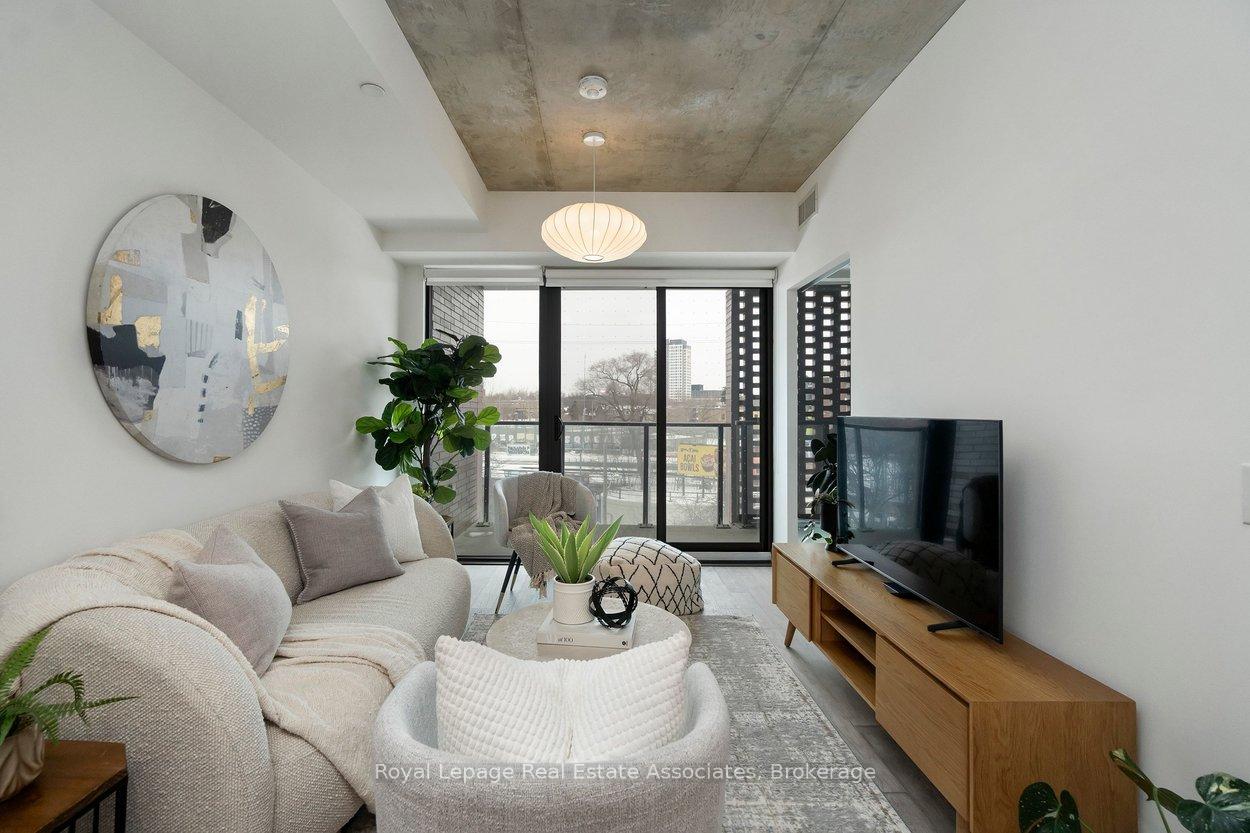 2625 Dundas Street W 409