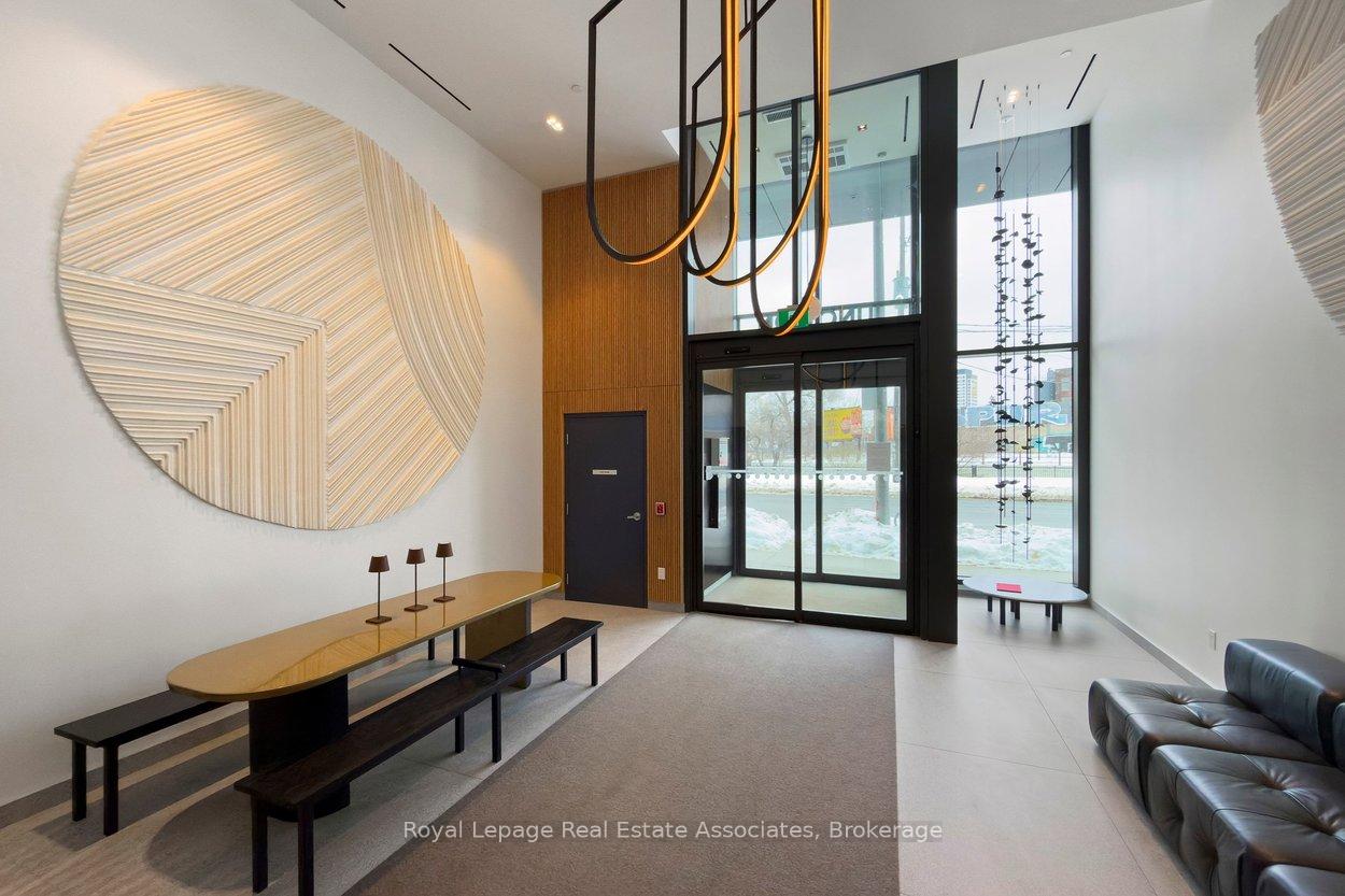 2625 Dundas Street W 409