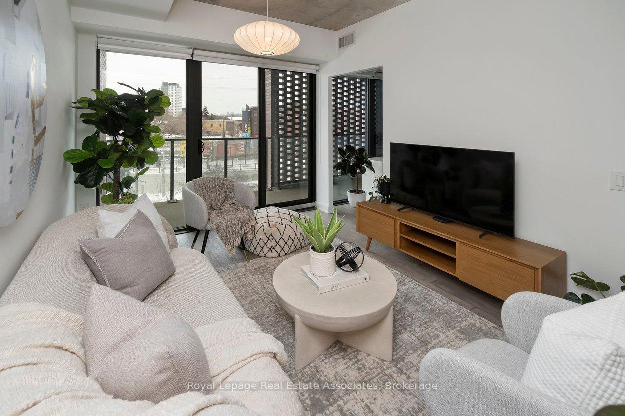 2625 Dundas Street W 409