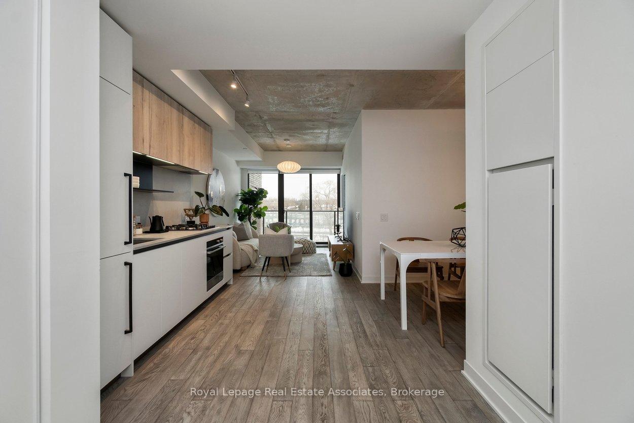 2625 Dundas Street W 409