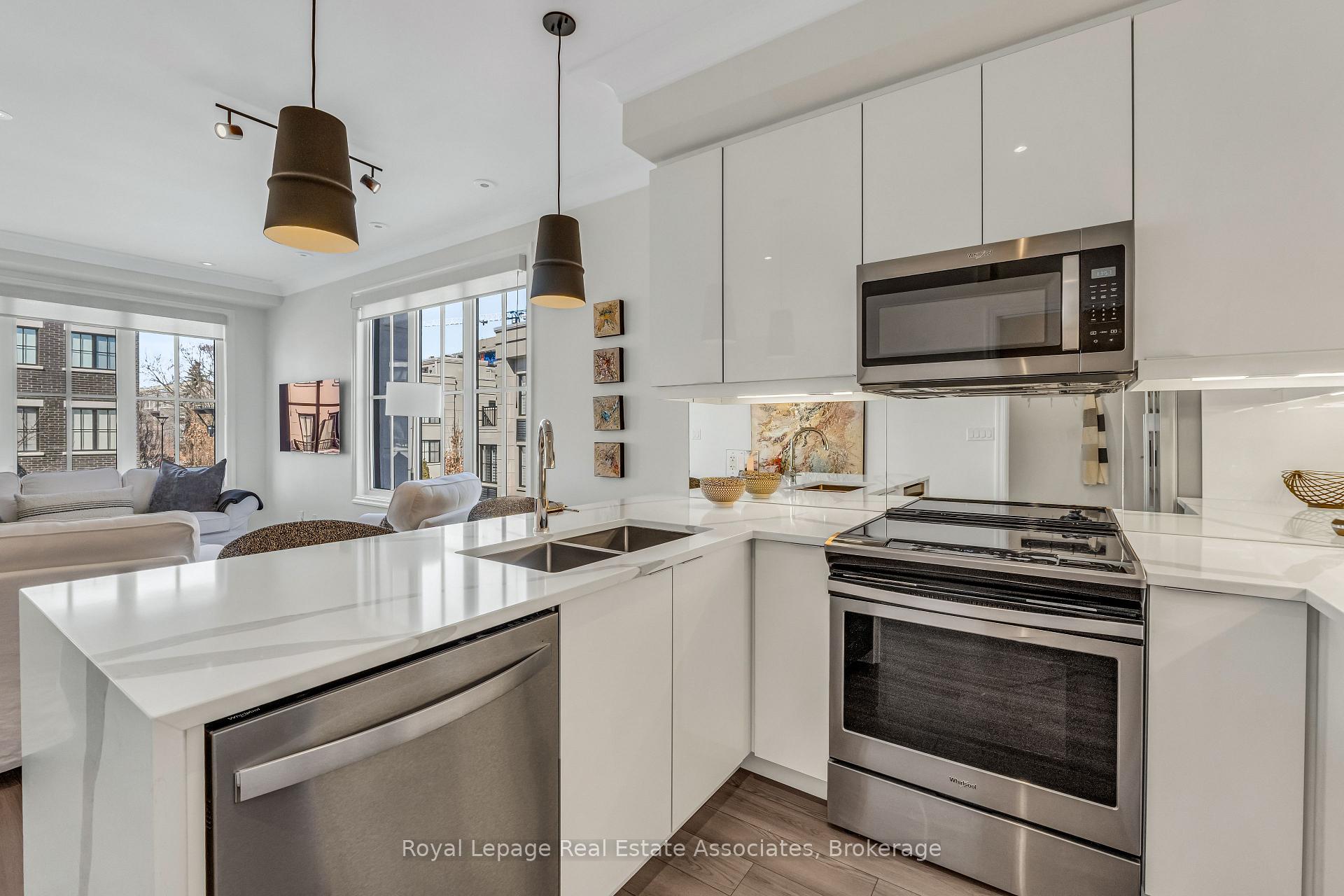 652 Cricklewood Drive 203