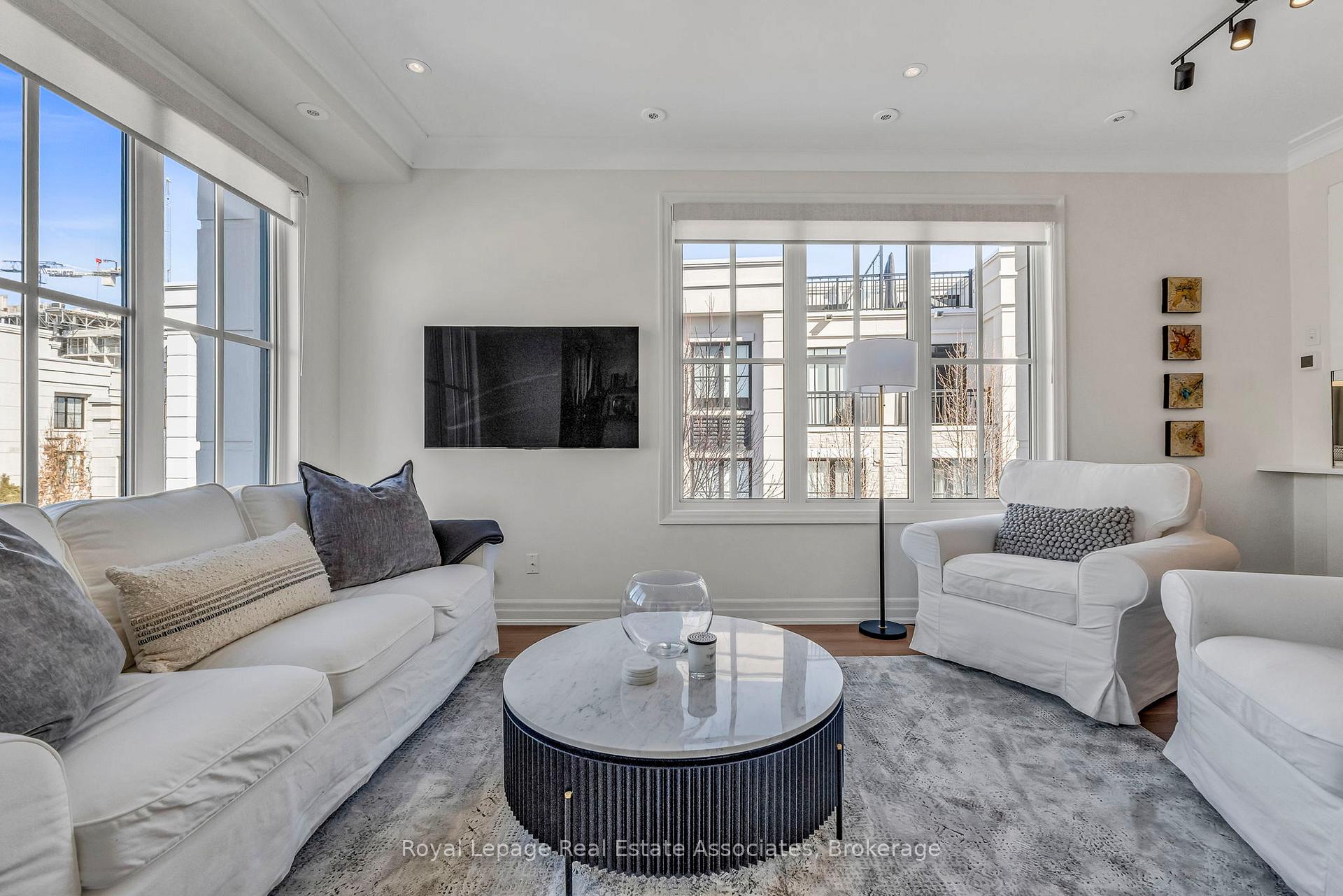 652 Cricklewood Drive 203