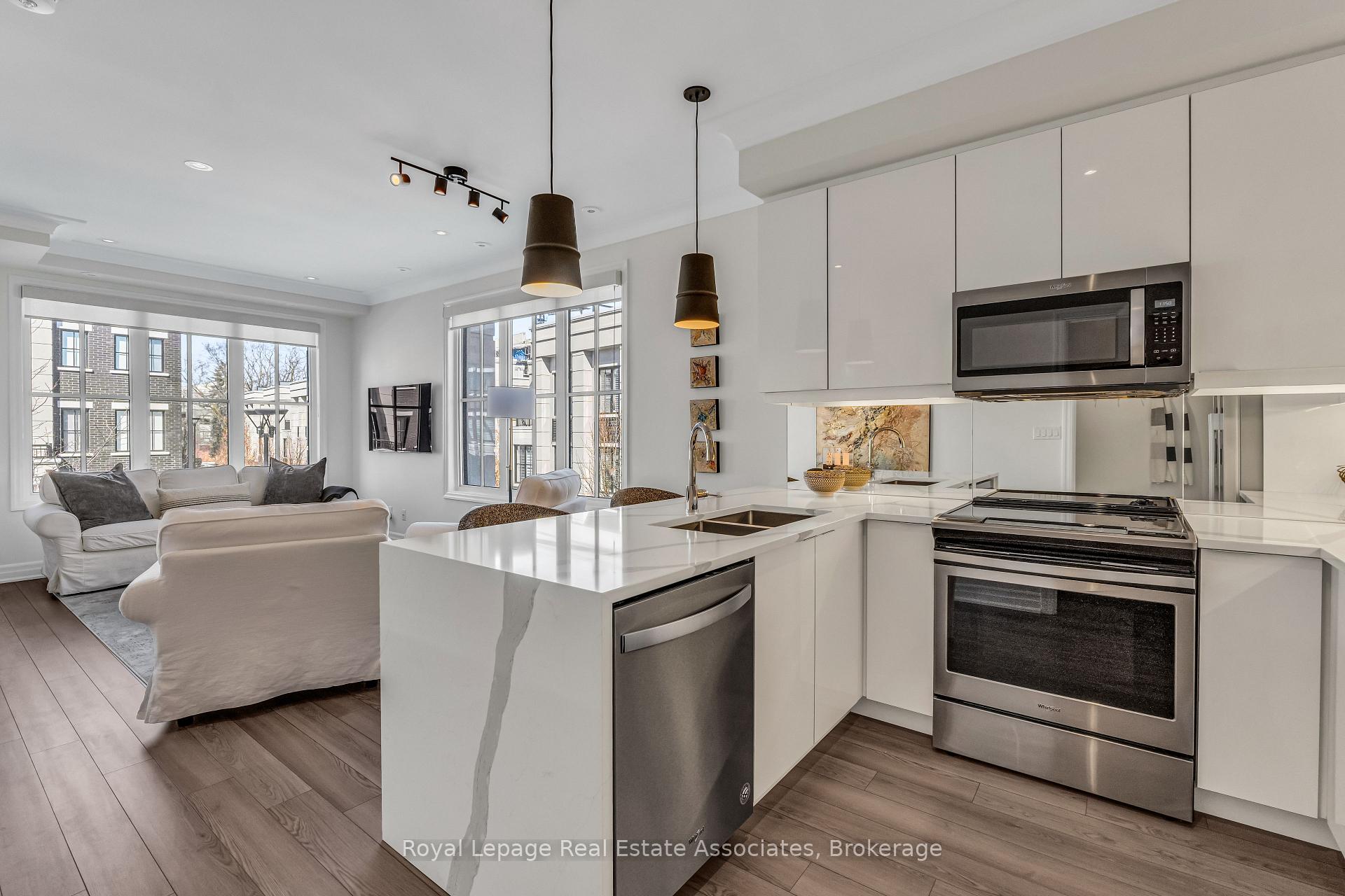 652 Cricklewood Drive 203