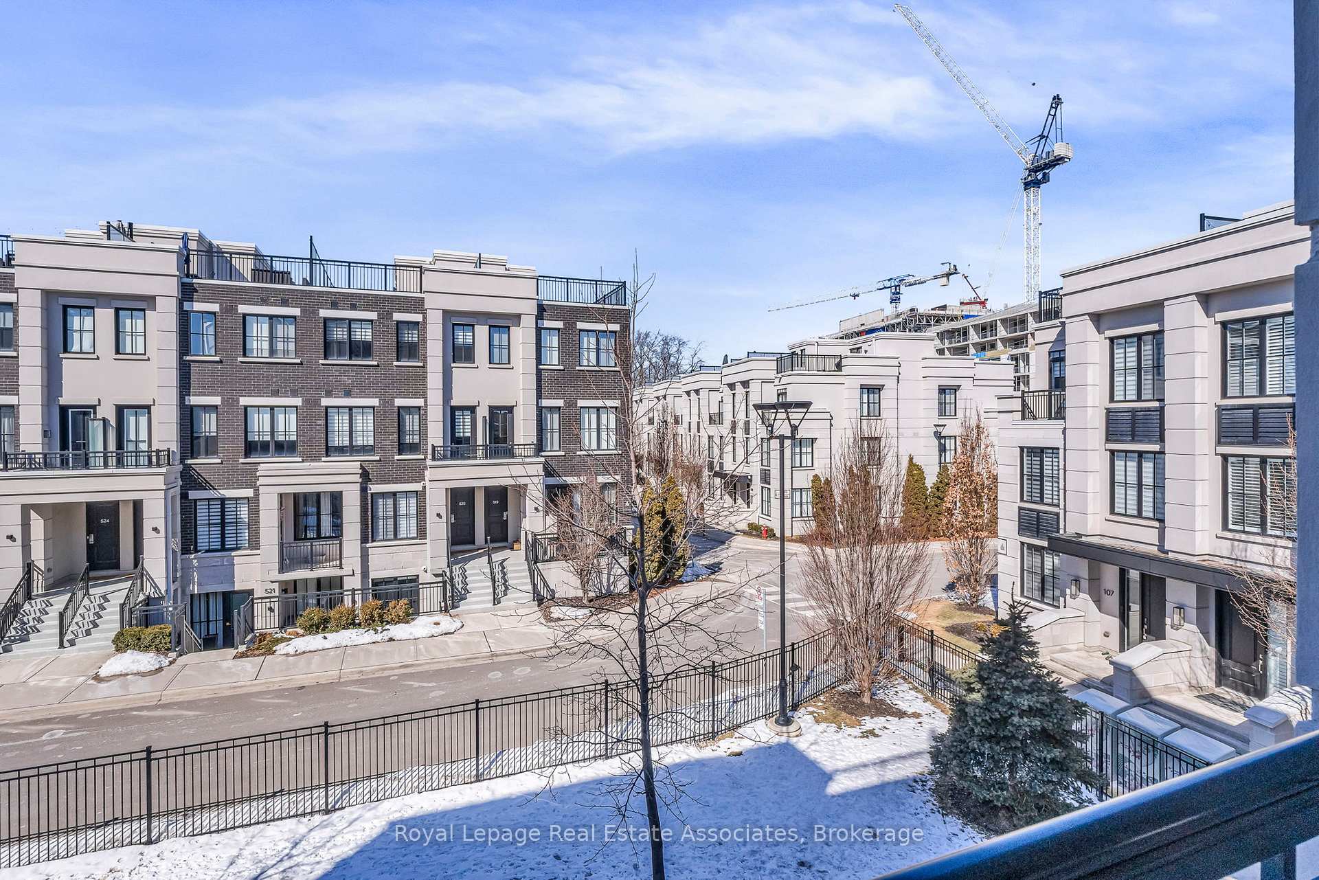 652 Cricklewood Drive 203