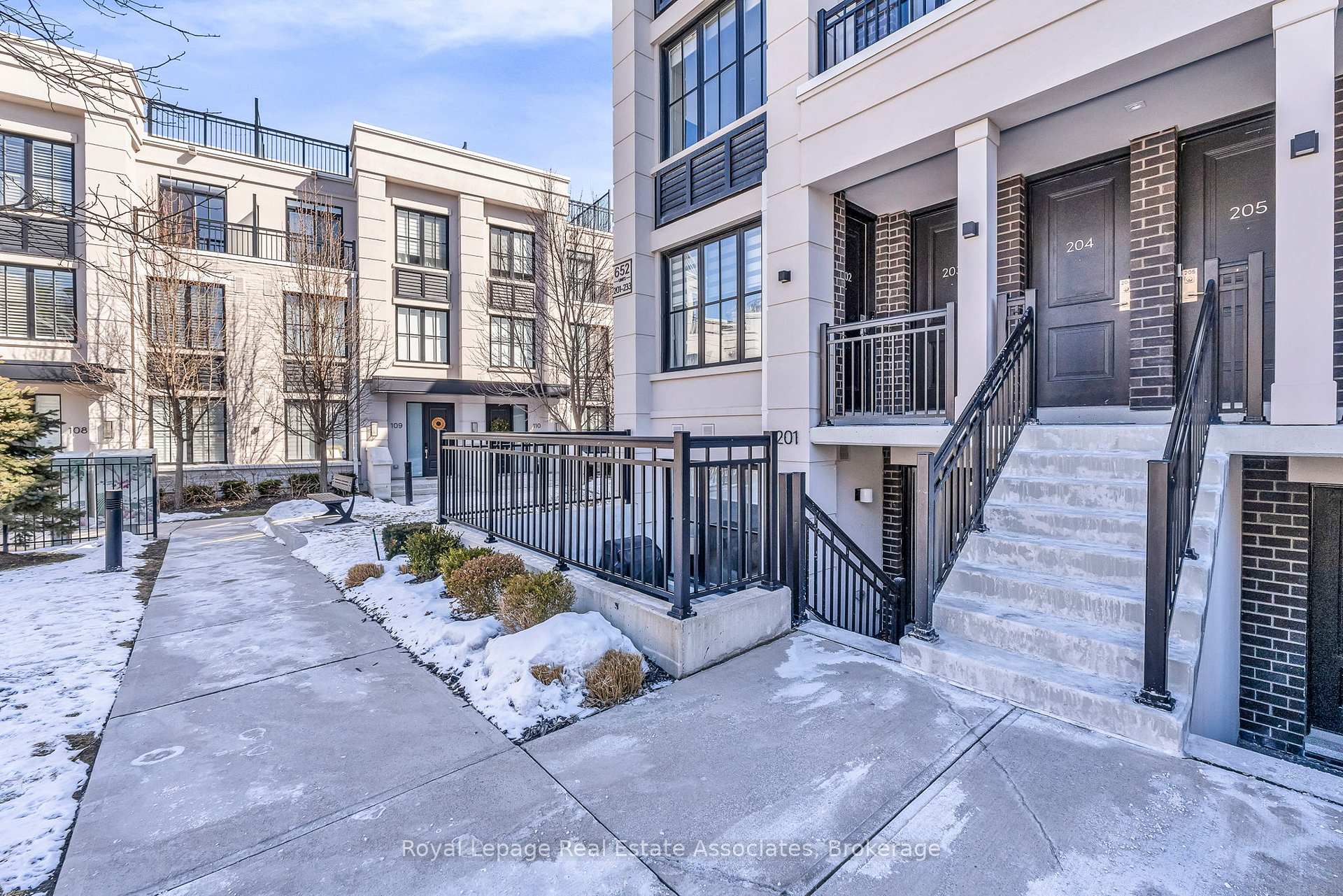 652 Cricklewood Drive 203