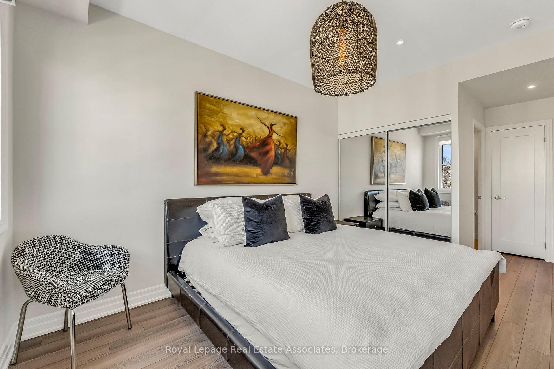 652 Cricklewood Drive 203