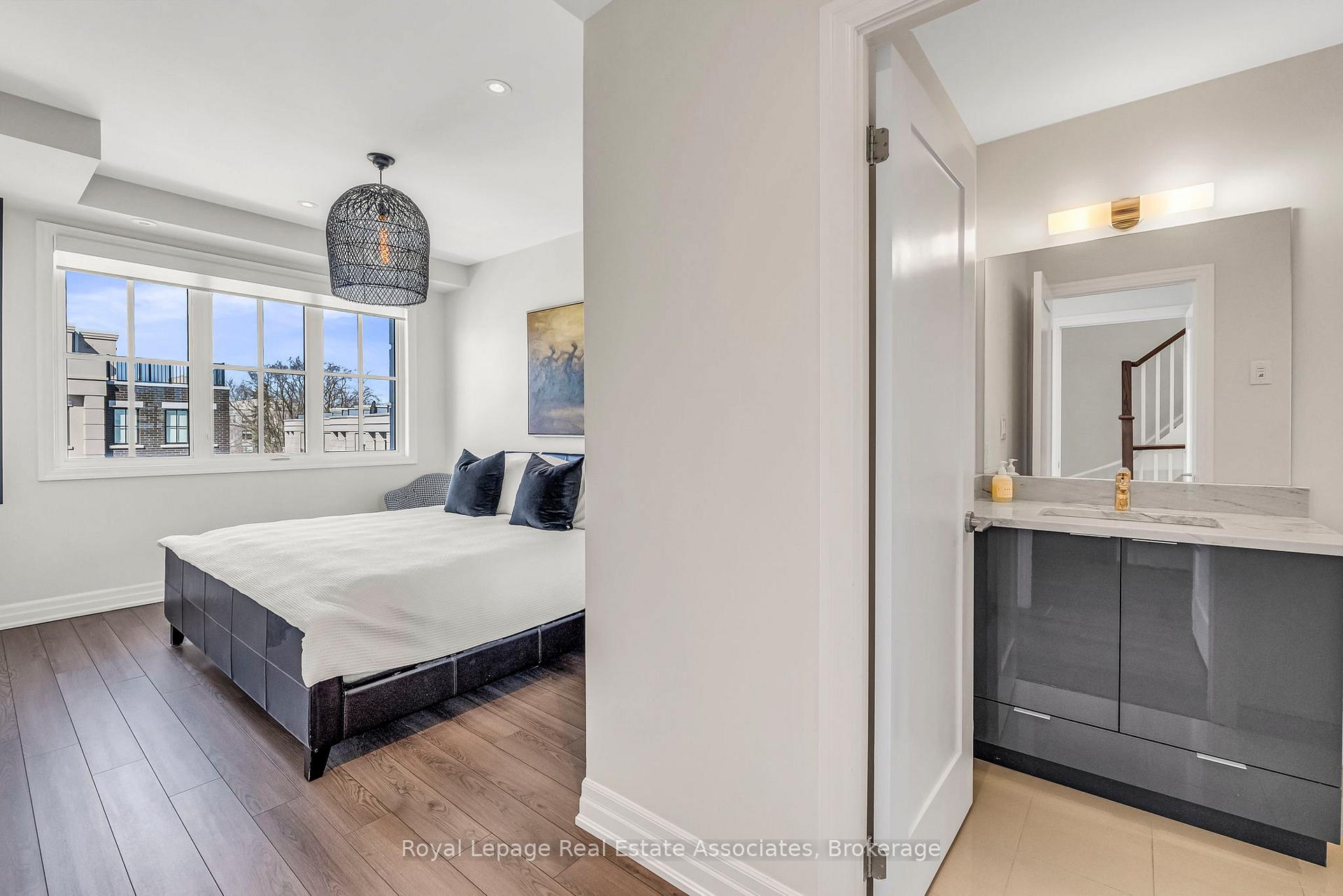 652 Cricklewood Drive 203