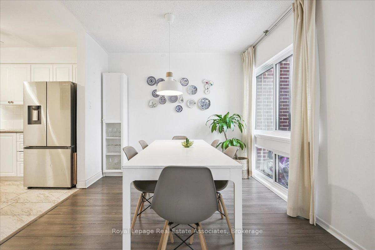 1230 Gripsholm Road 17, Mississauga, ON L4Y 2G9