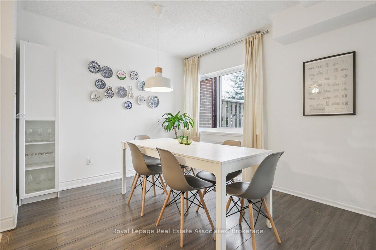 1230 Gripsholm Road 17, Mississauga, ON L4Y 2G9