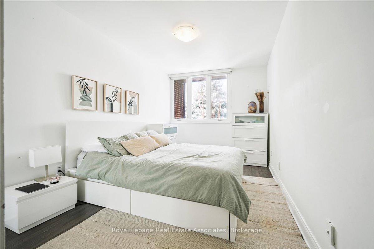 1230 Gripsholm Road 17, Mississauga, ON L4Y 2G9