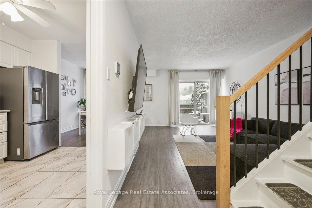 1230 Gripsholm Road 17, Mississauga, ON L4Y 2G9