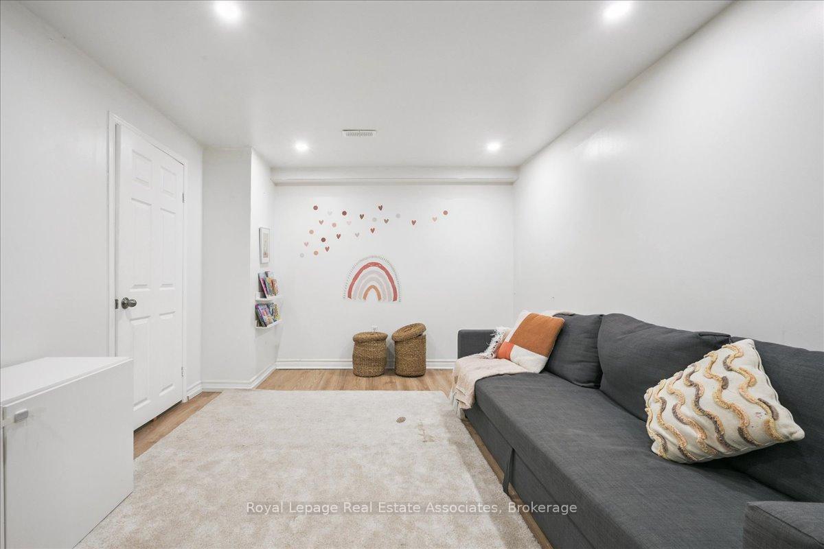 1230 Gripsholm Road 17, Mississauga, ON L4Y 2G9