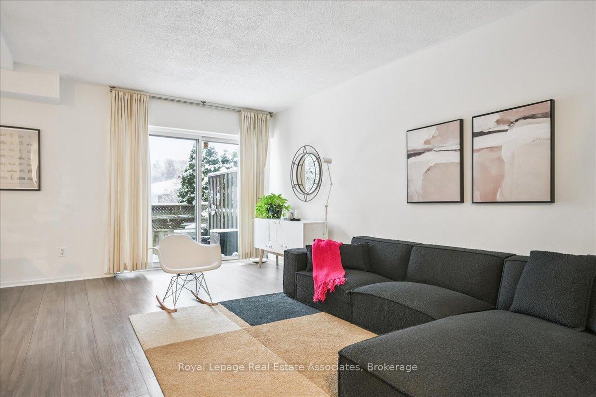 1230 Gripsholm Road 17, Mississauga, ON L4Y 2G9