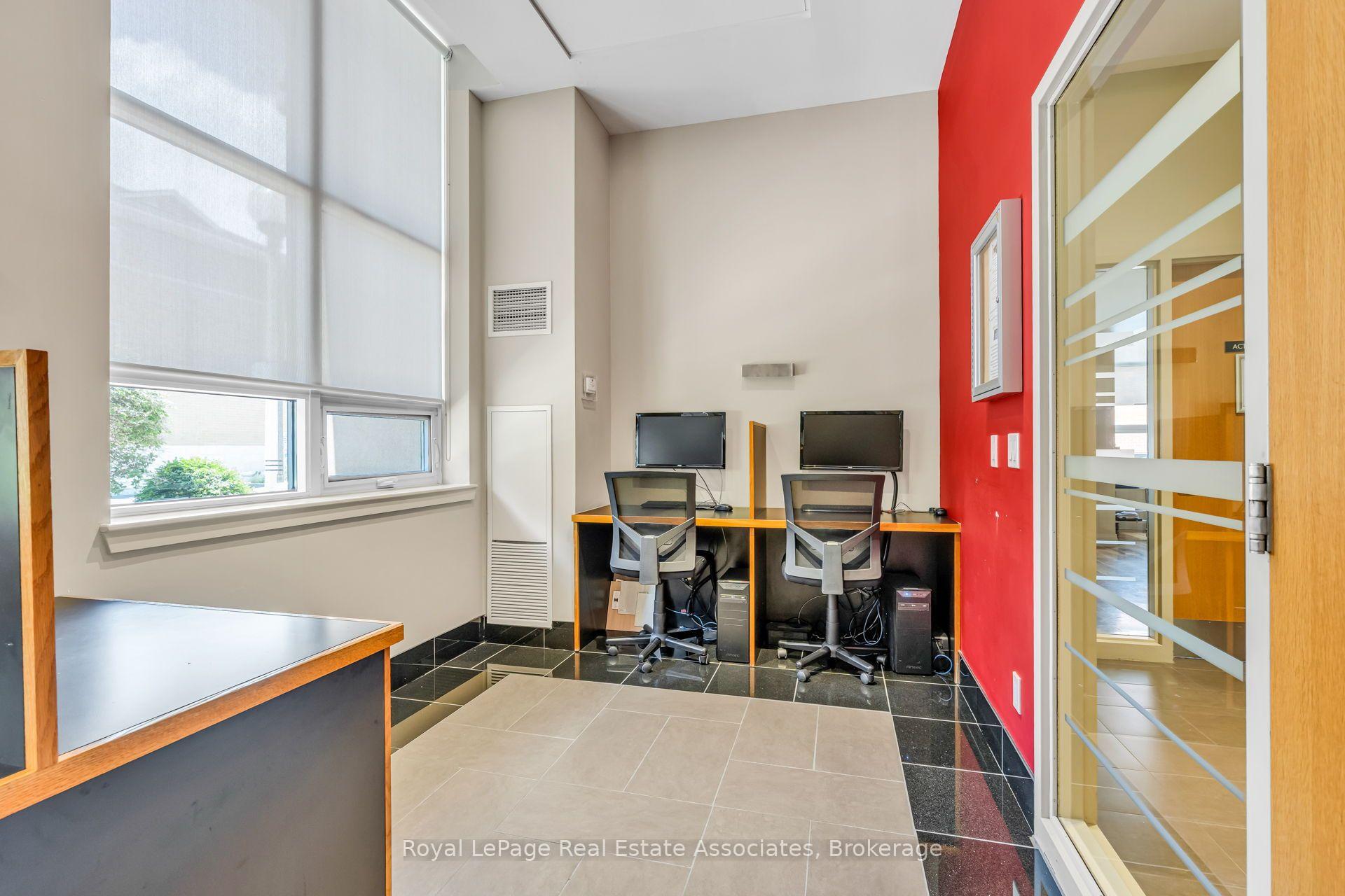 4 Elsinore Path 706, Toronto Unit: 706