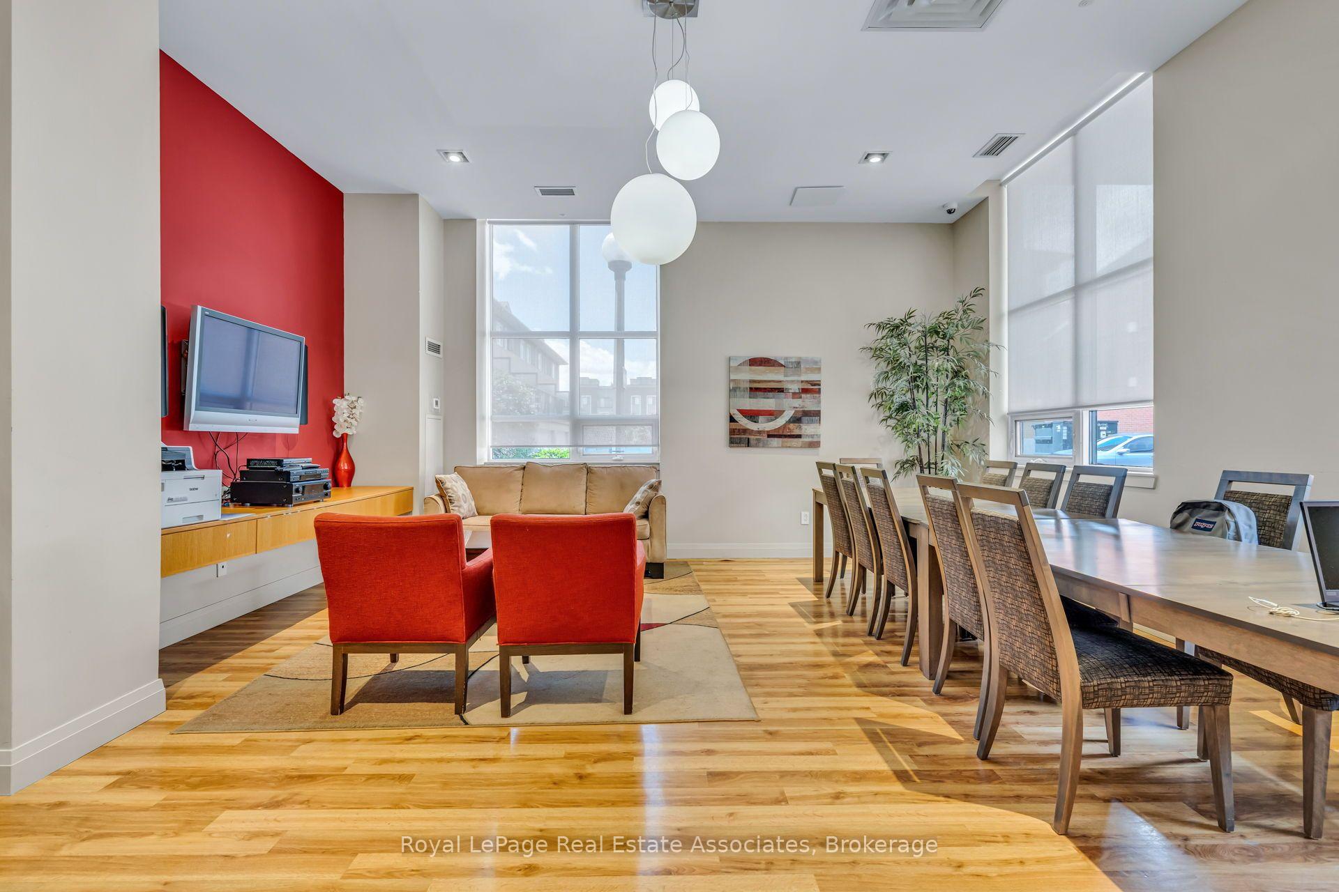 4 Elsinore Path 706, Toronto Unit: 706