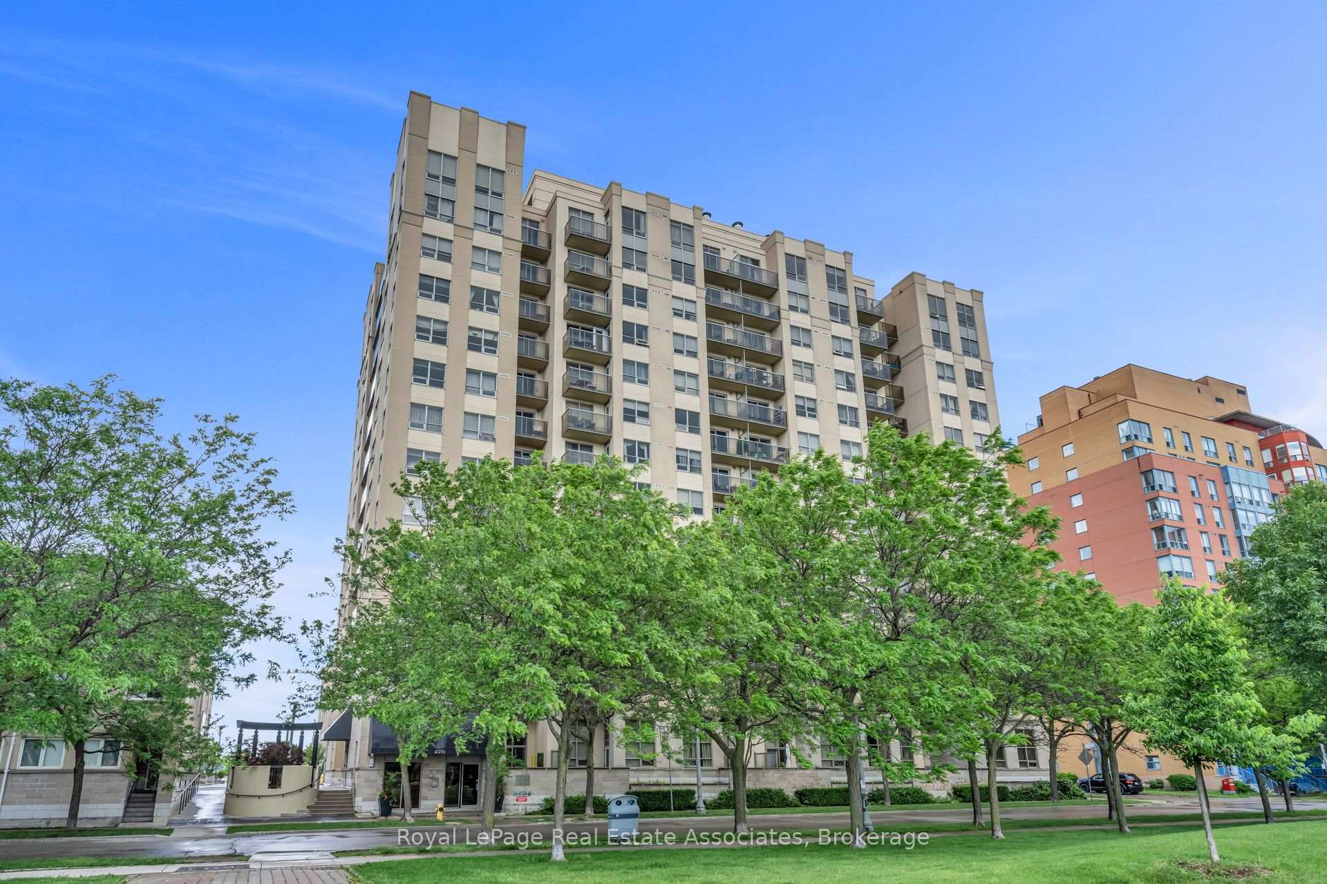 4 Elsinore Path 706, Toronto Unit: 706