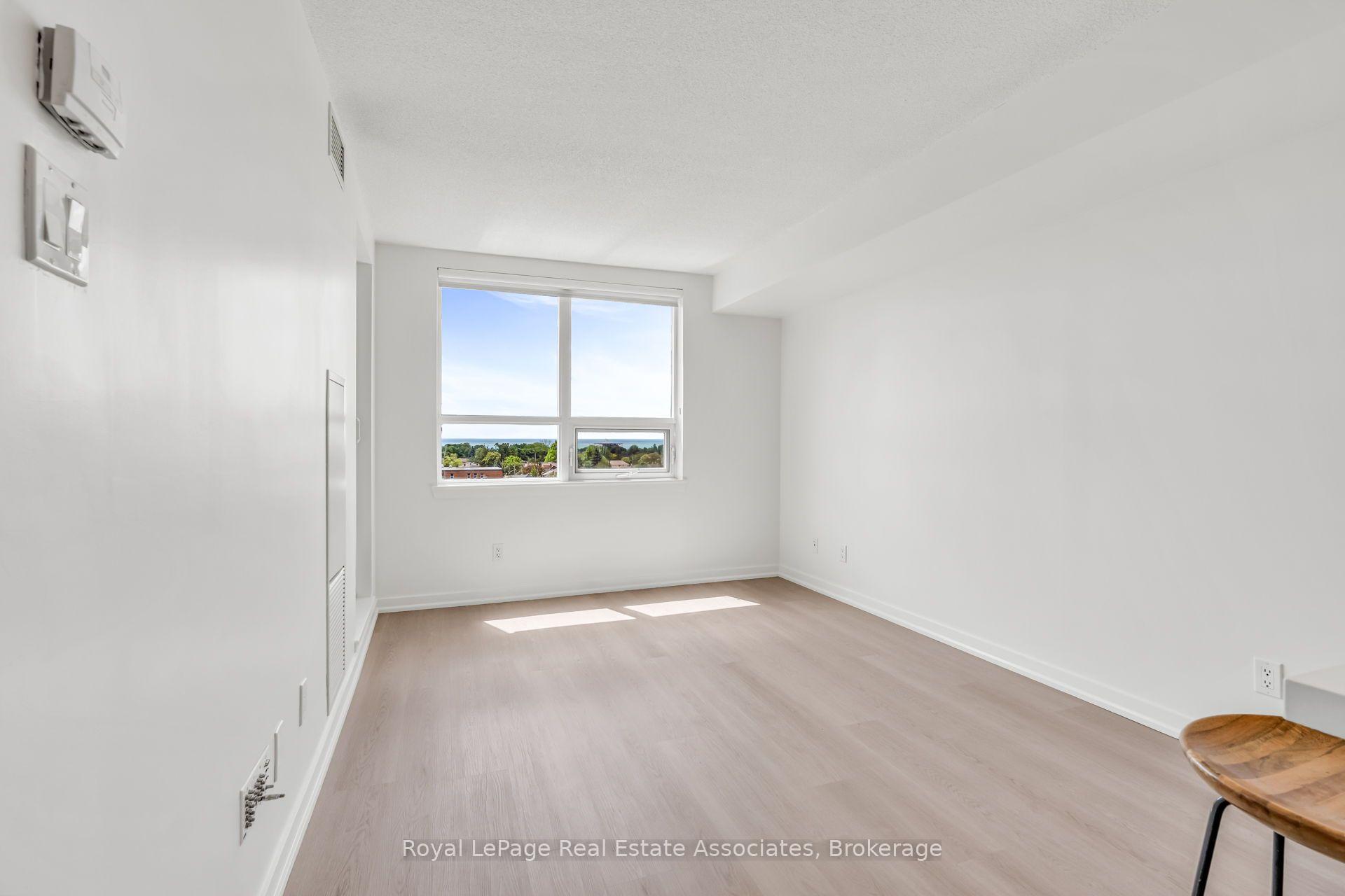 4 Elsinore Path 706, Toronto Unit: 706