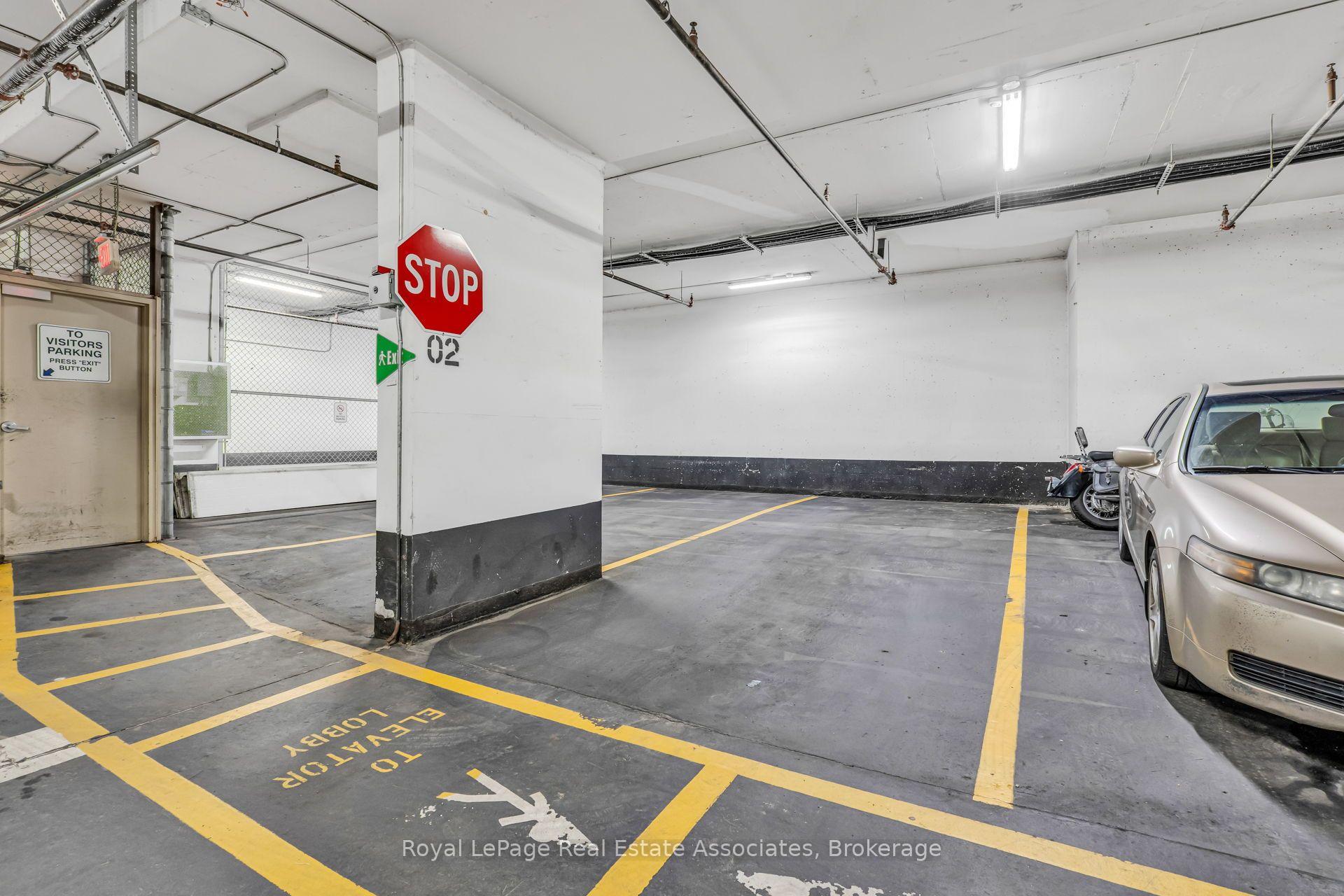 4 Elsinore Path 706, Toronto Unit: 706