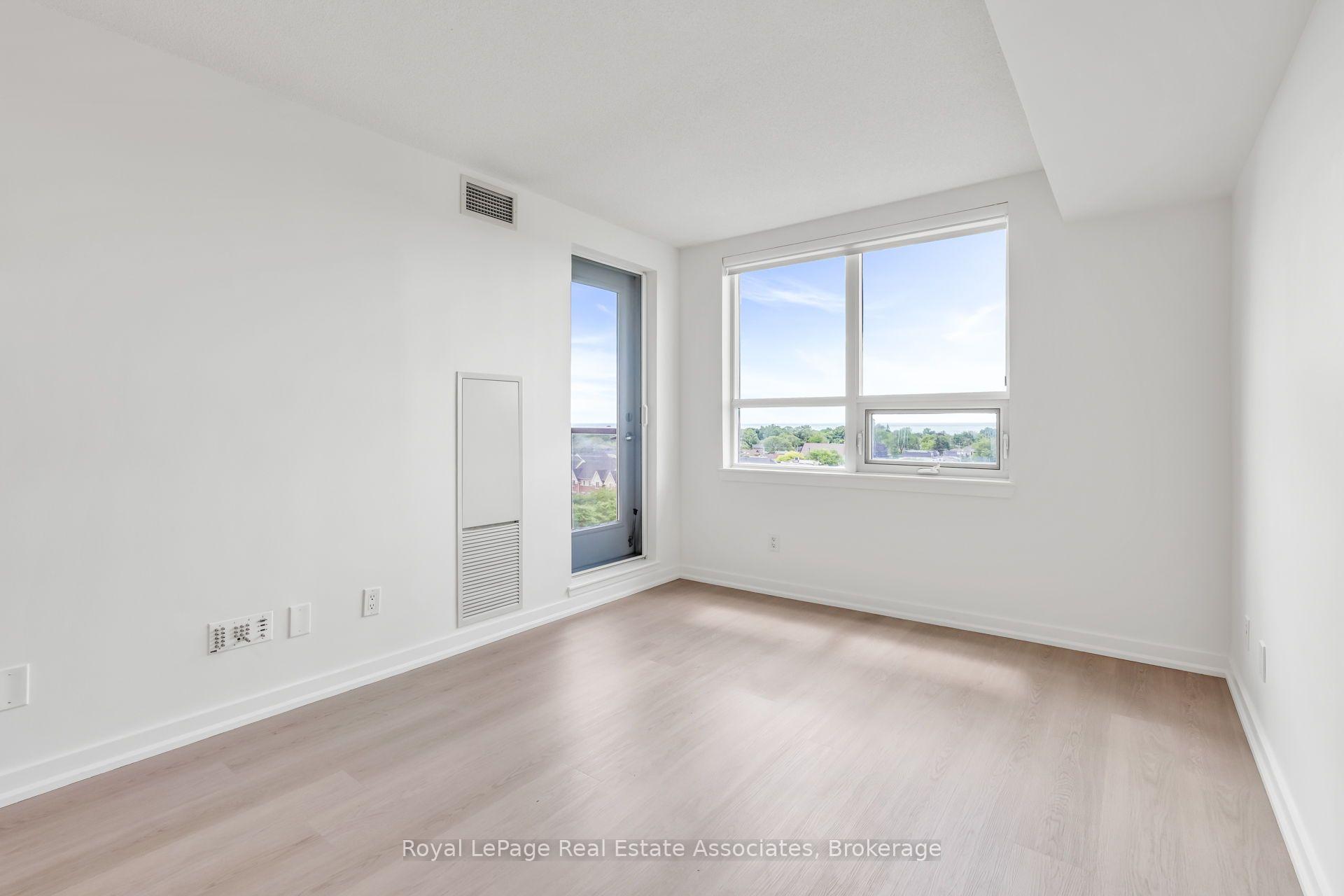 4 Elsinore Path 706, Toronto Unit: 706