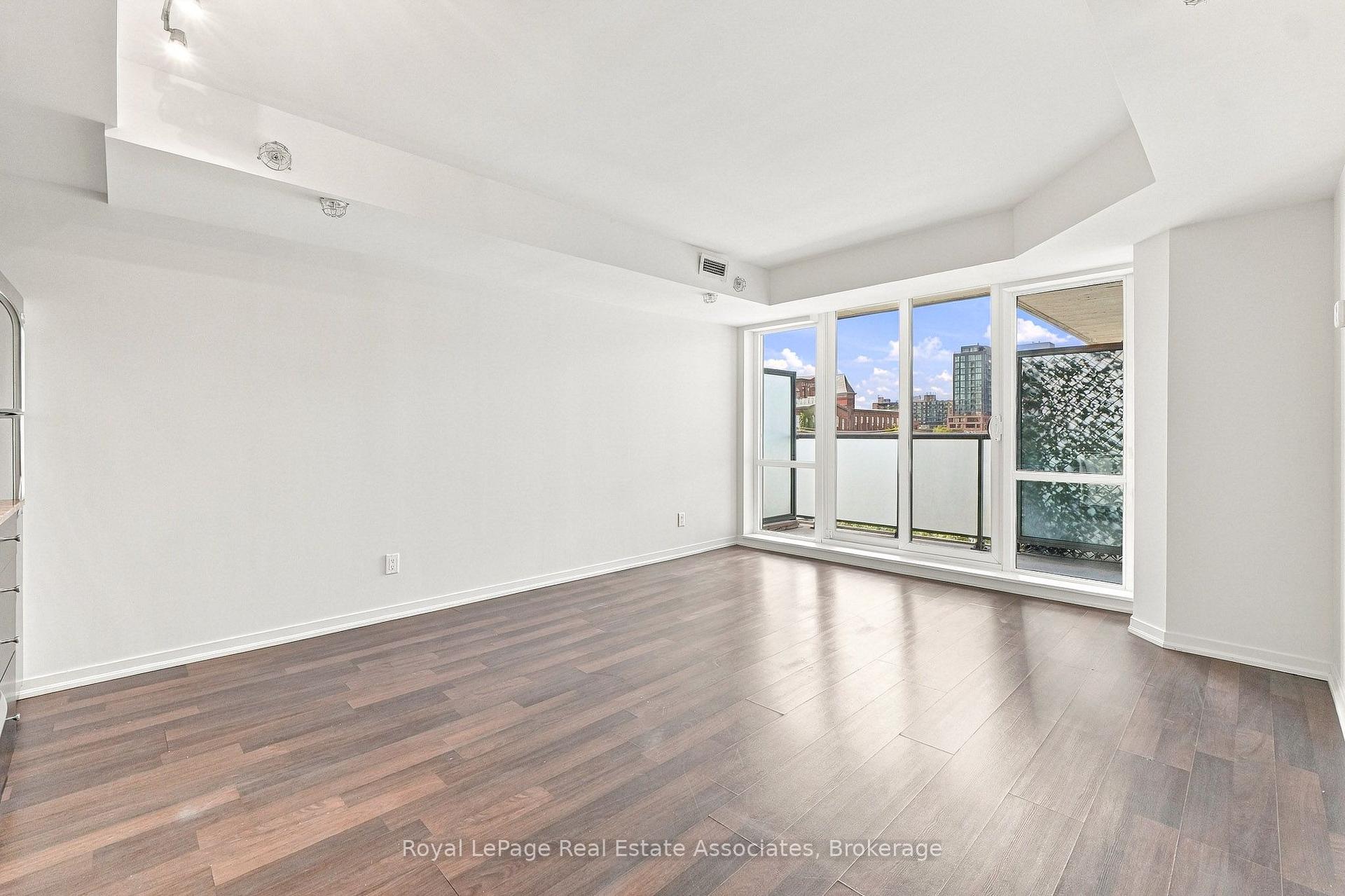 20 Joe Shuster Way 416, Toronto Unit: 416