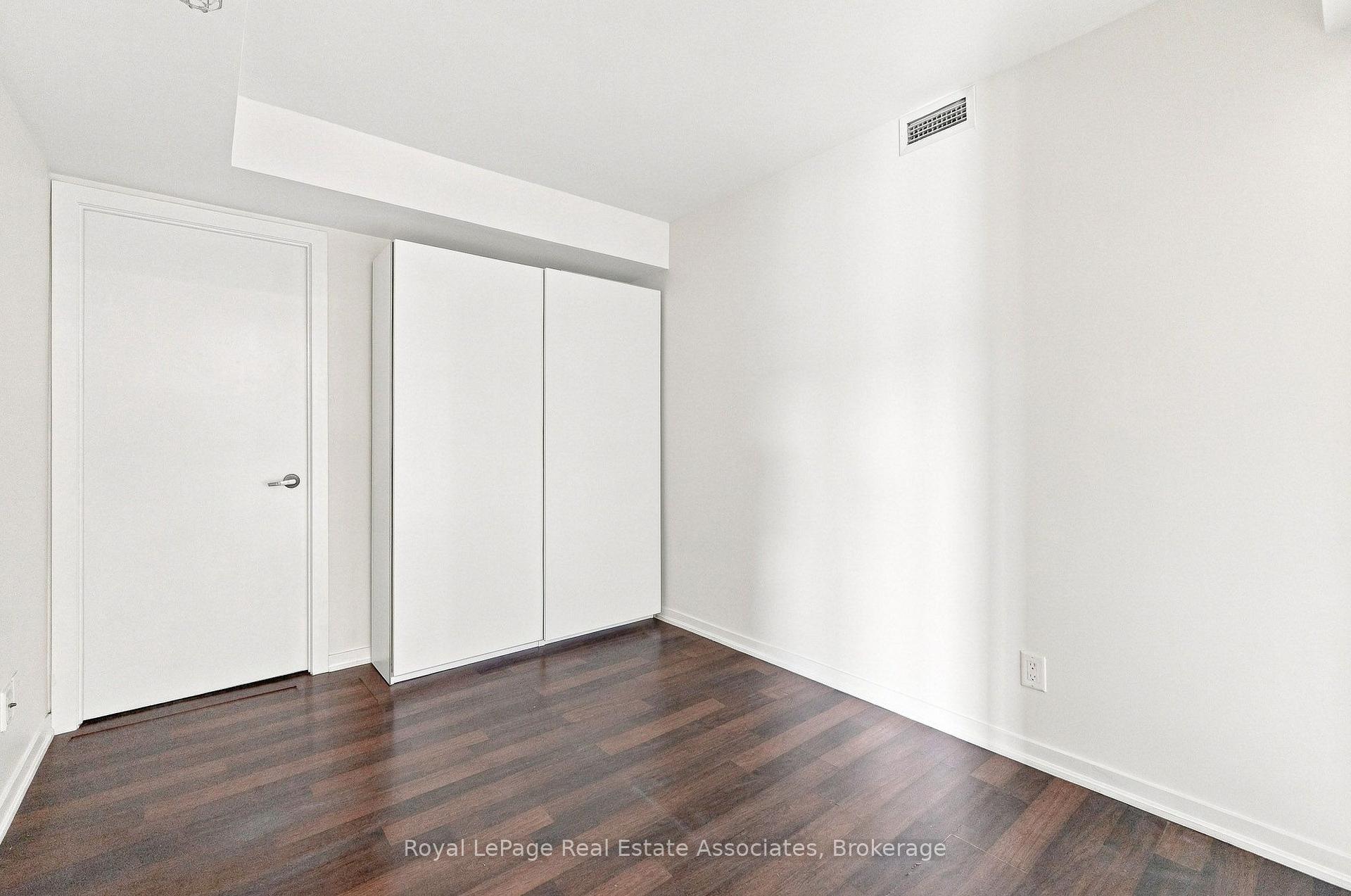 20 Joe Shuster Way 416, Toronto Unit: 416