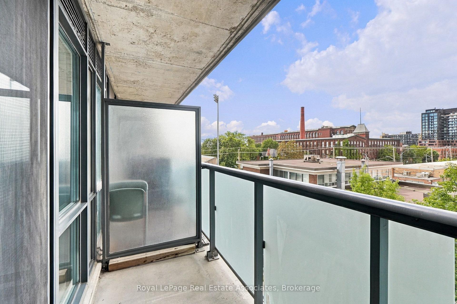 20 Joe Shuster Way 416, Toronto Unit: 416
