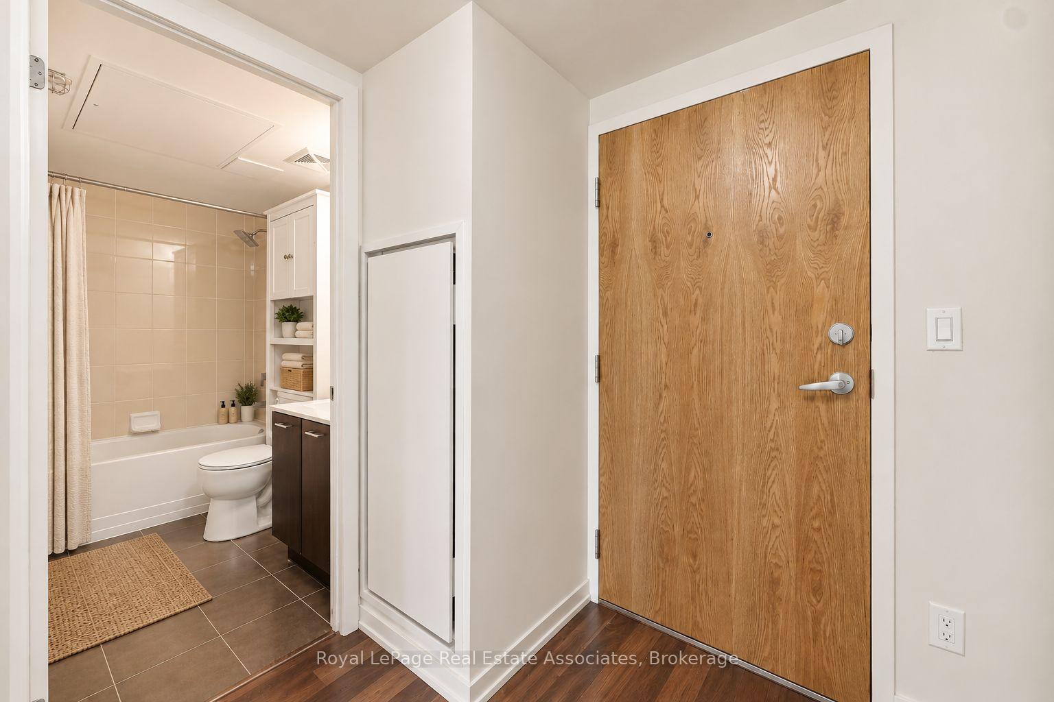 20 Joe Shuster Way 416, Toronto Unit: 416