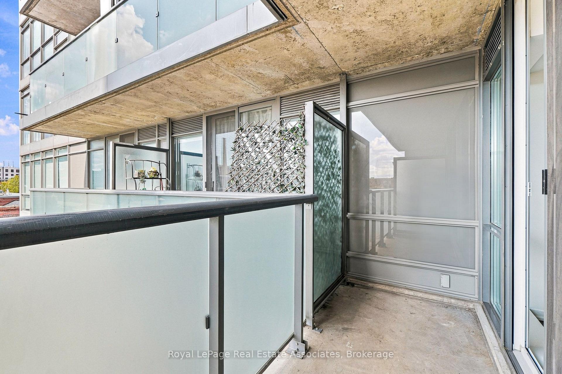 20 Joe Shuster Way 416, Toronto Unit: 416