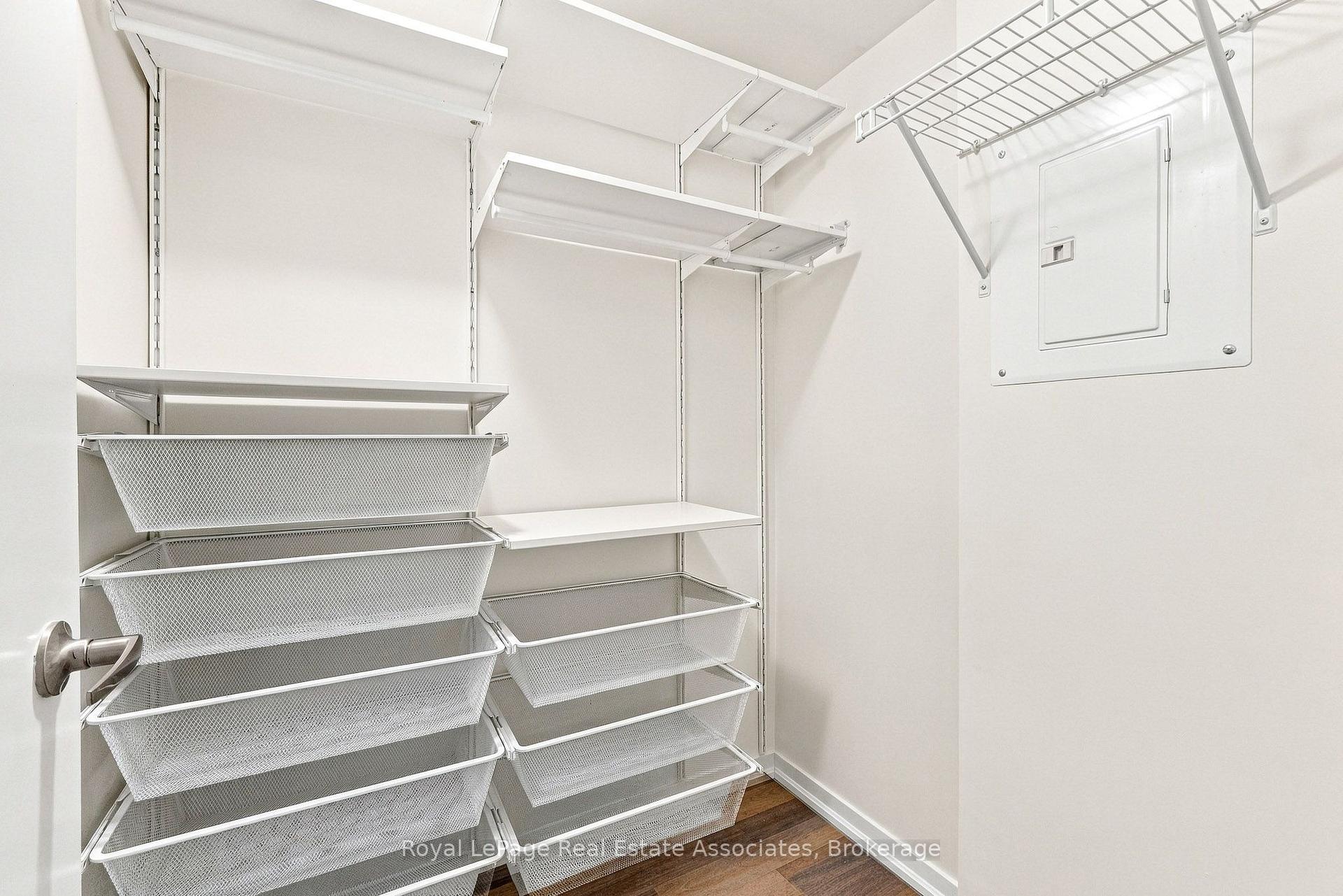 20 Joe Shuster Way 416, Toronto Unit: 416