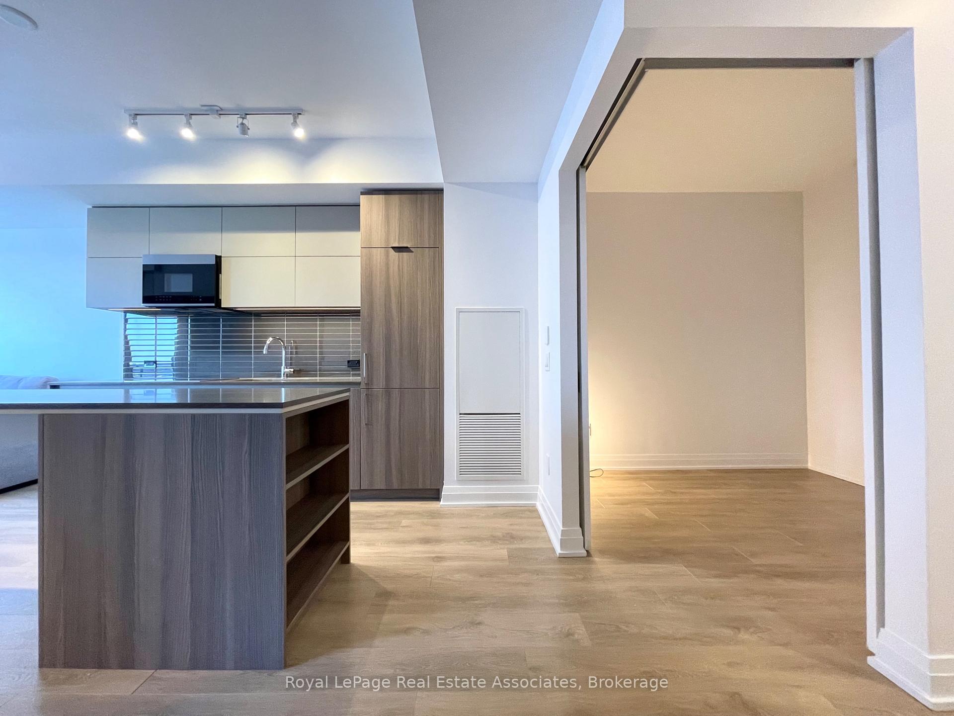 21 Park Street E 917