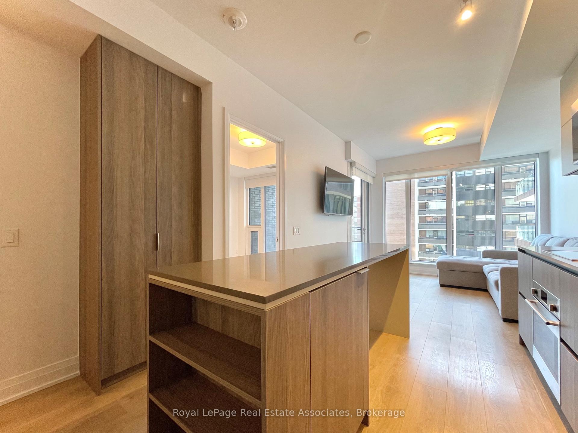 21 Park Street E 917