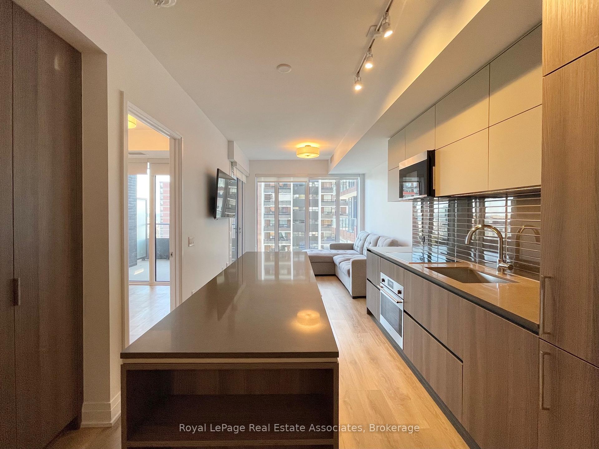 21 Park Street E 917