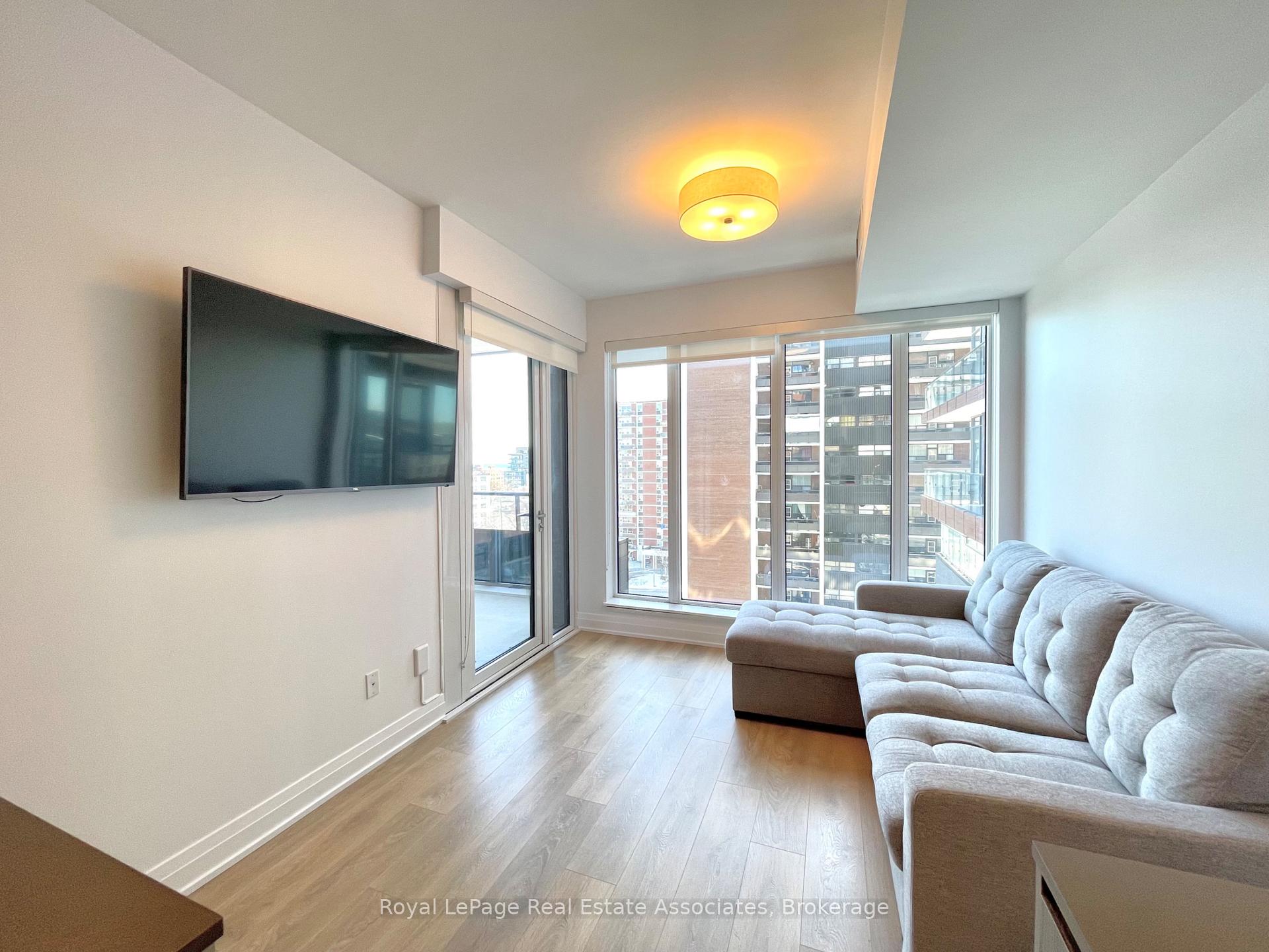 21 Park Street E 917