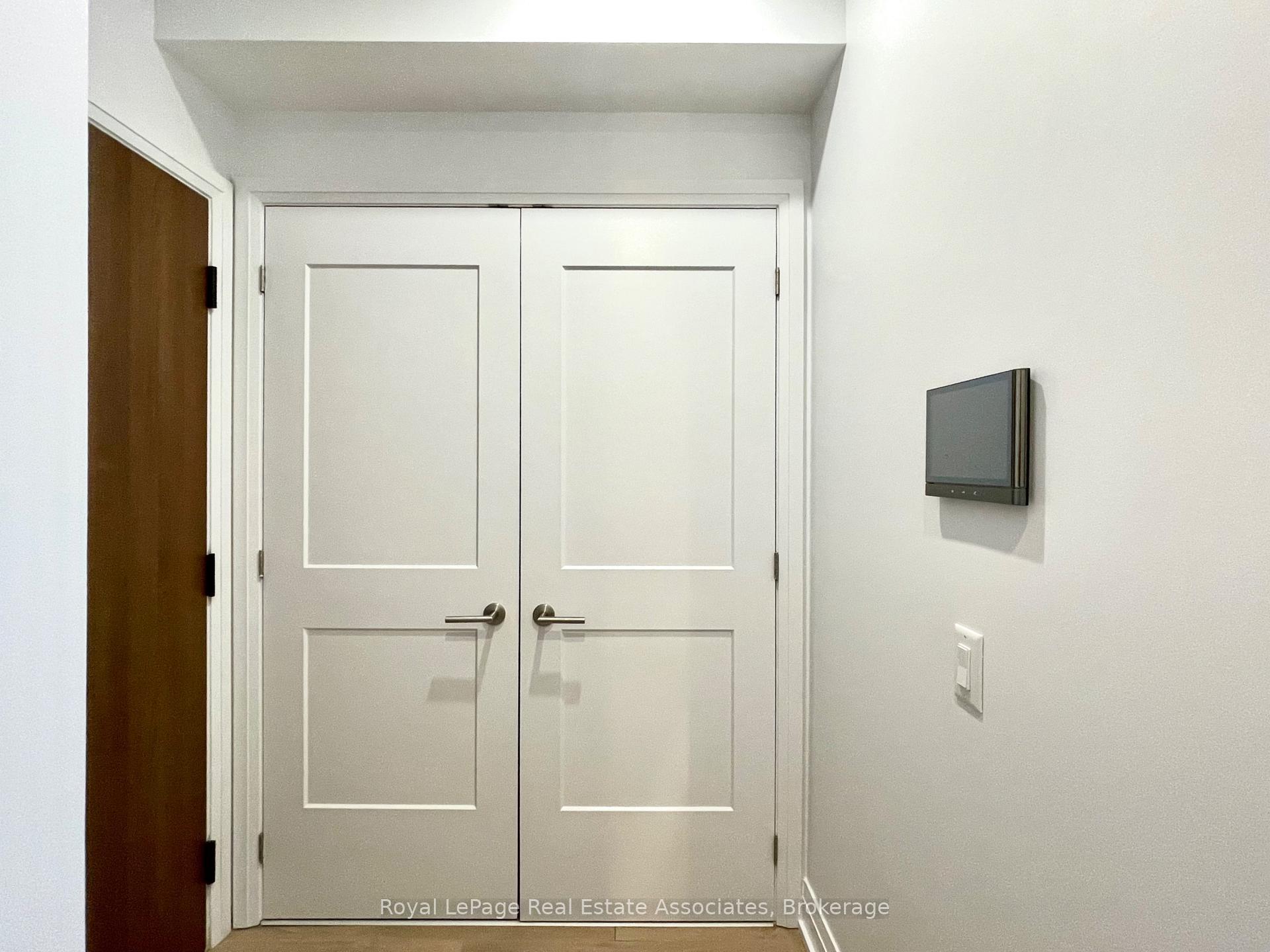 21 Park Street E 917