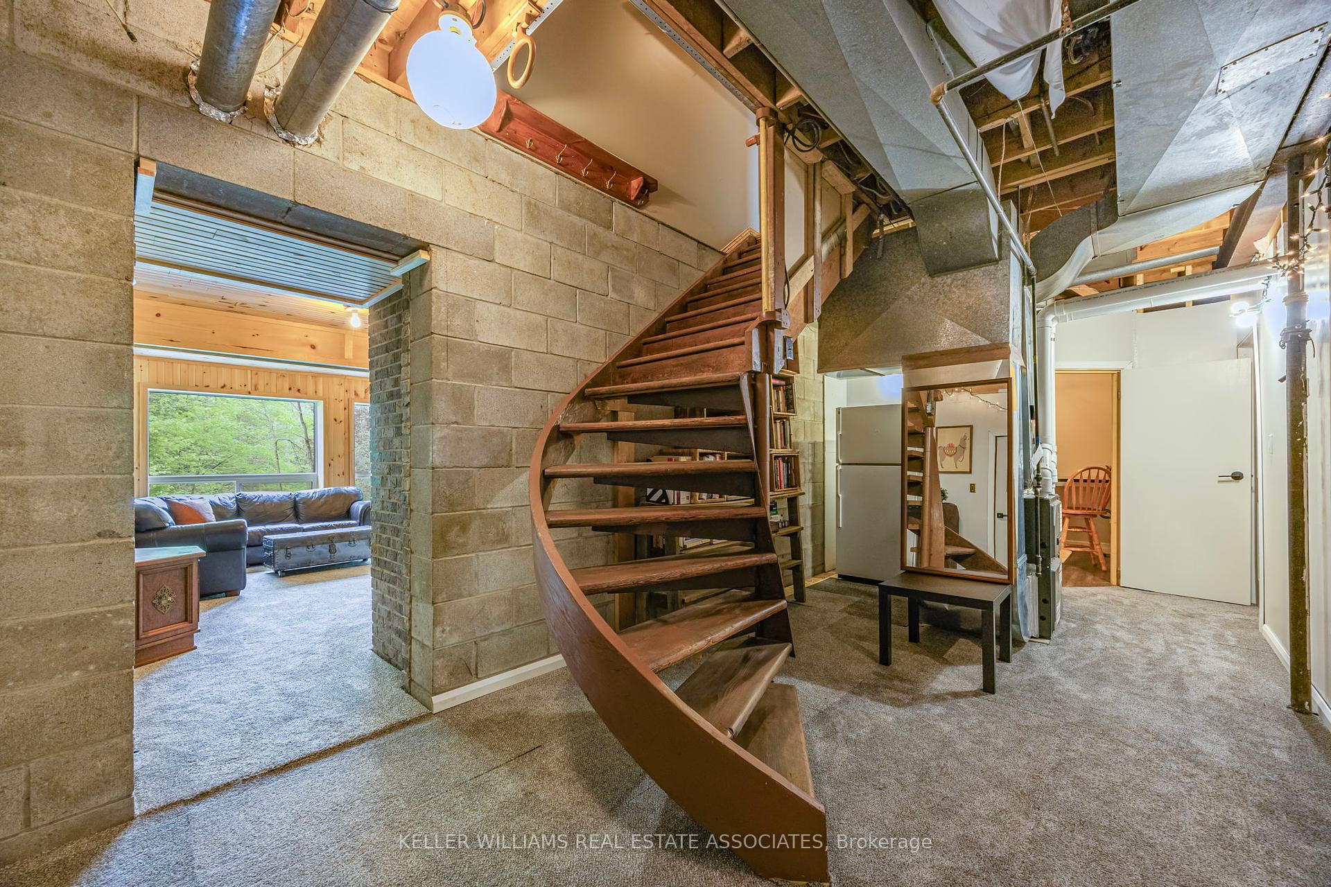 1979 County Rd 48 Road