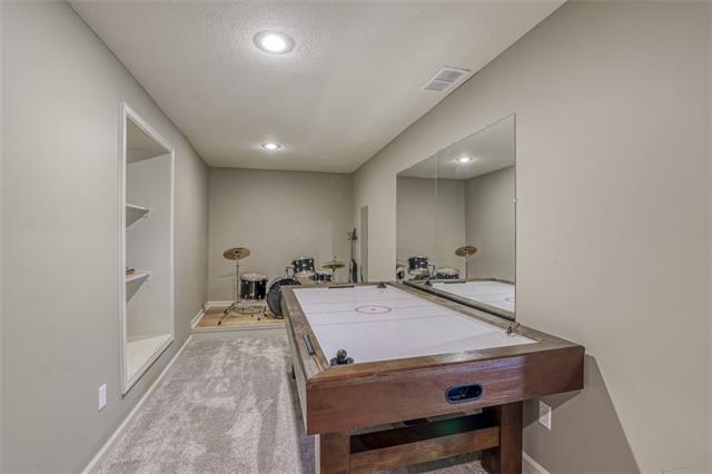 15401 W 165th Street