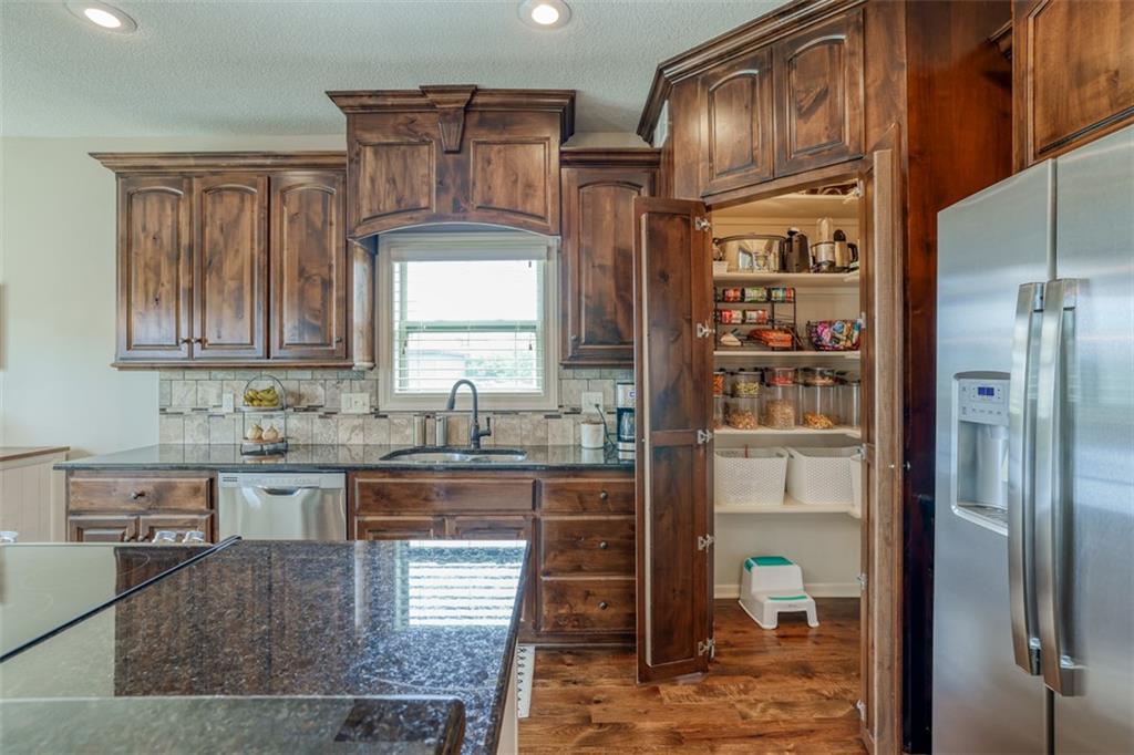 16588 S Parkwood Street