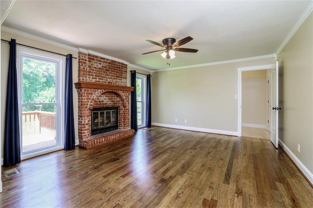 913 Stonecrest Drive