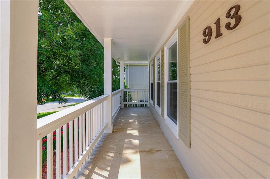 913 Stonecrest Drive