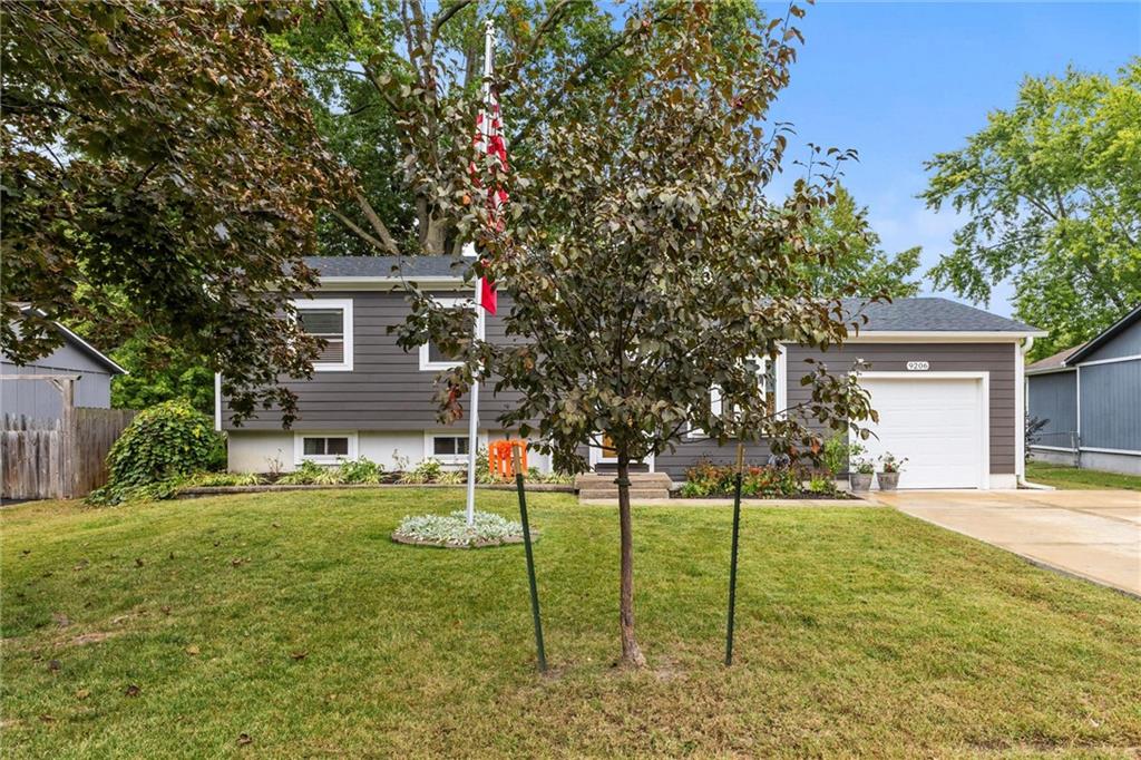9206 W 100th Street