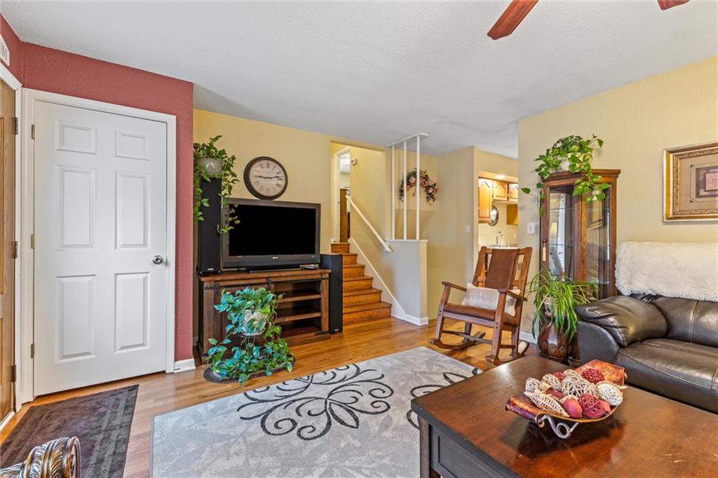9206 W 100th Street