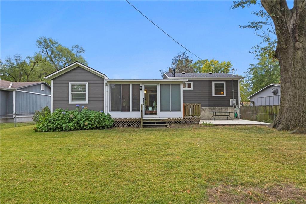 9206 W 100th Street