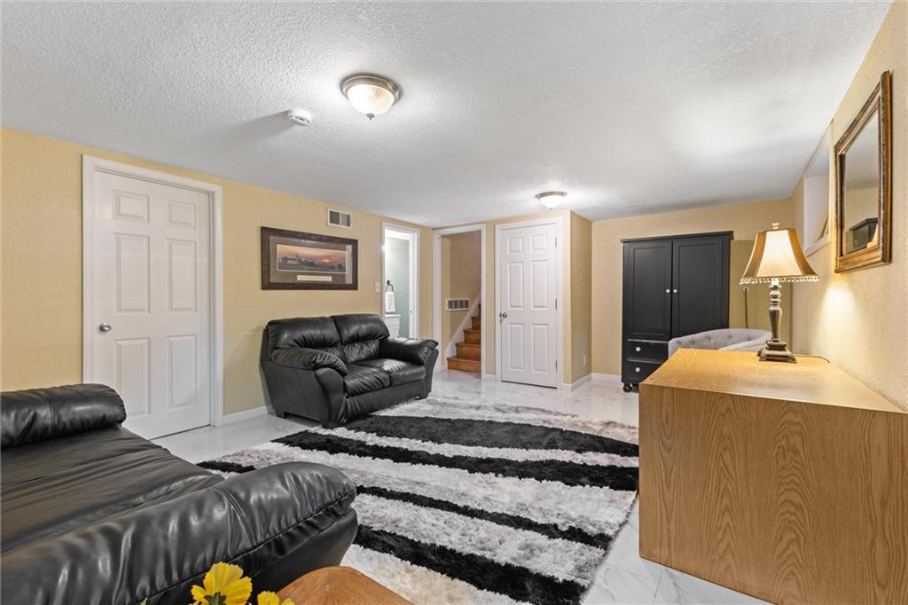 9206 W 100th Street