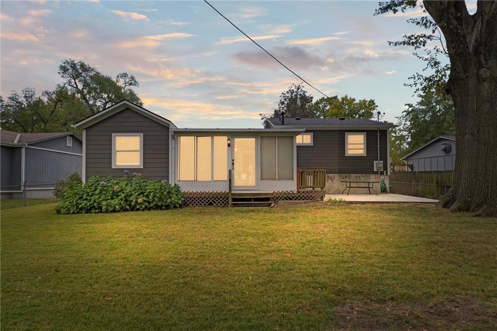 9206 W 100th Street
