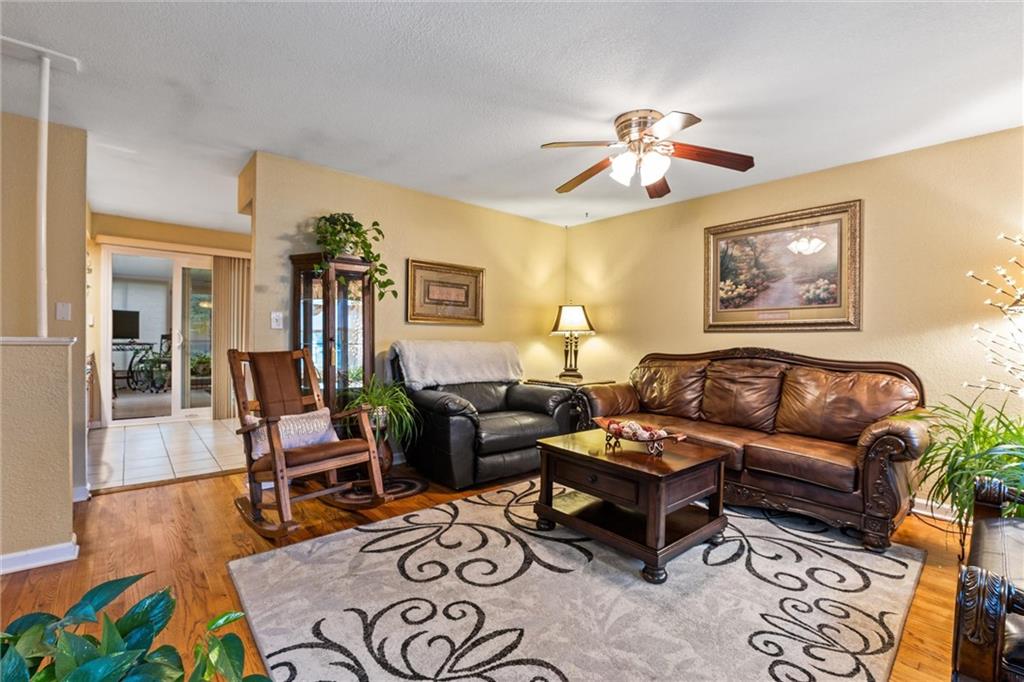 9206 W 100th Street