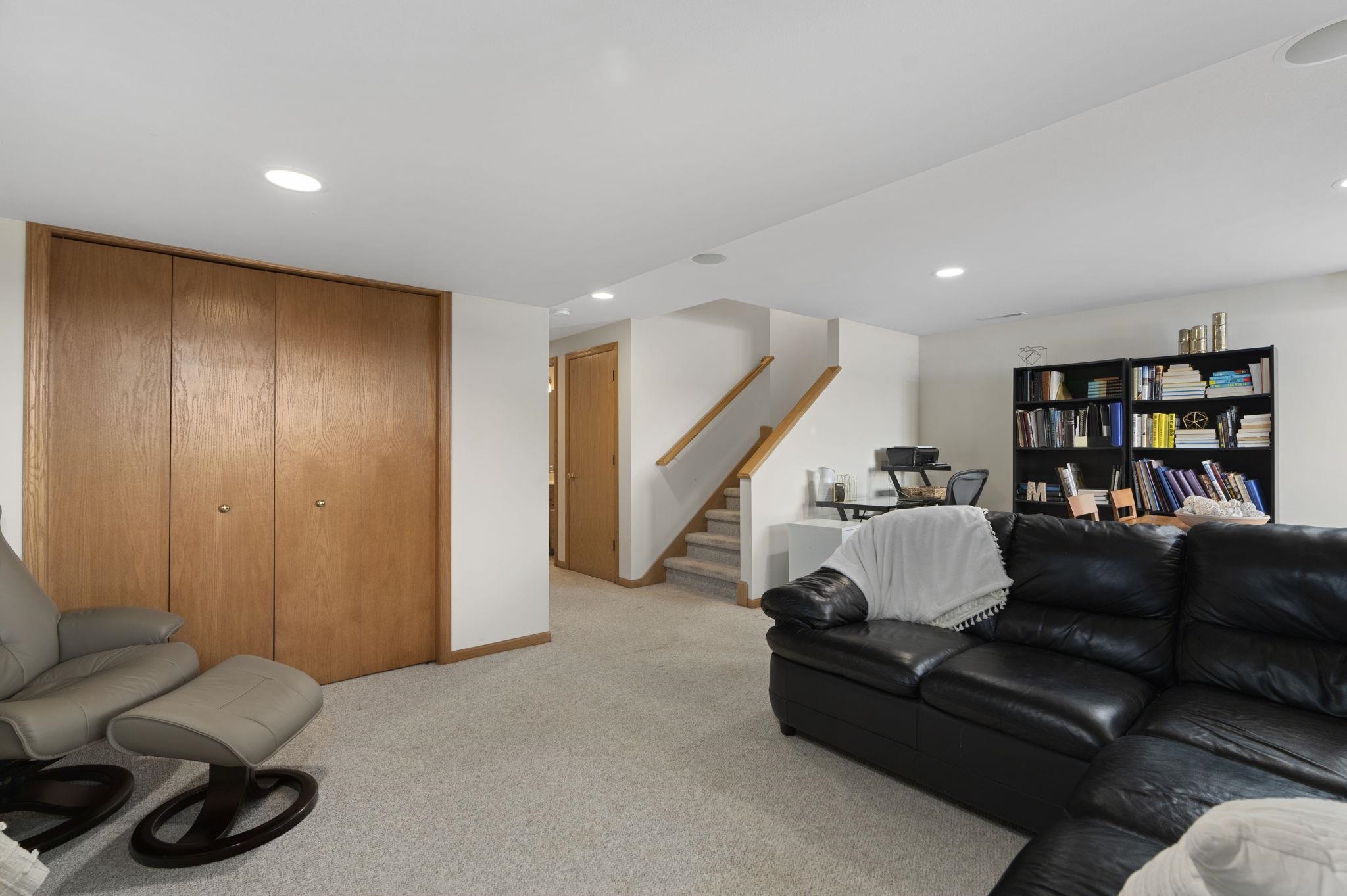 11 Wood Brook Way