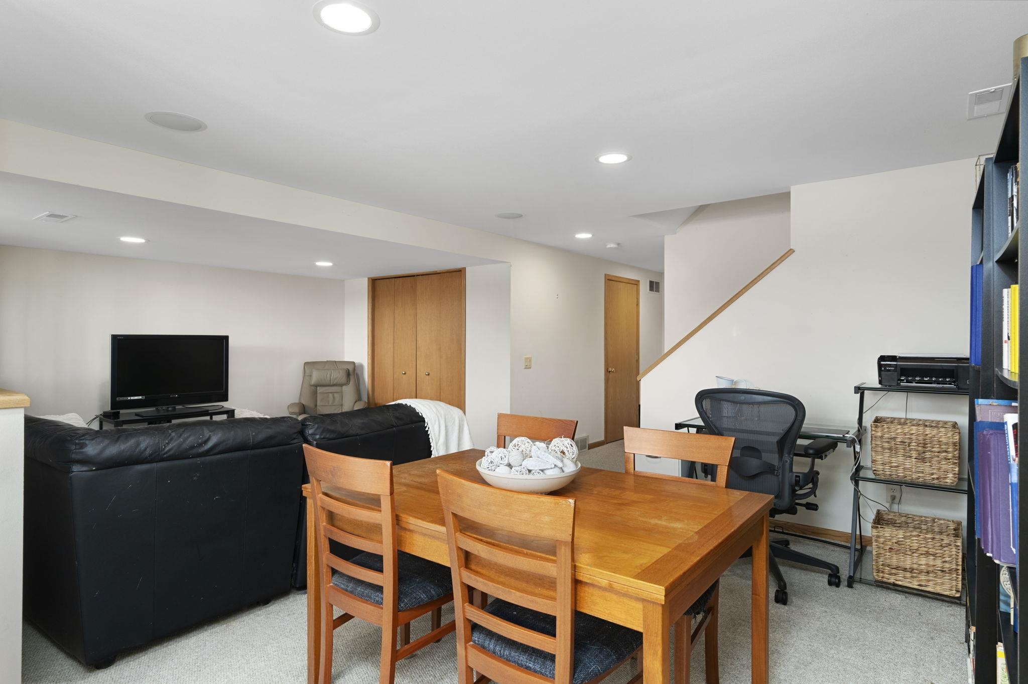 11 Wood Brook Way