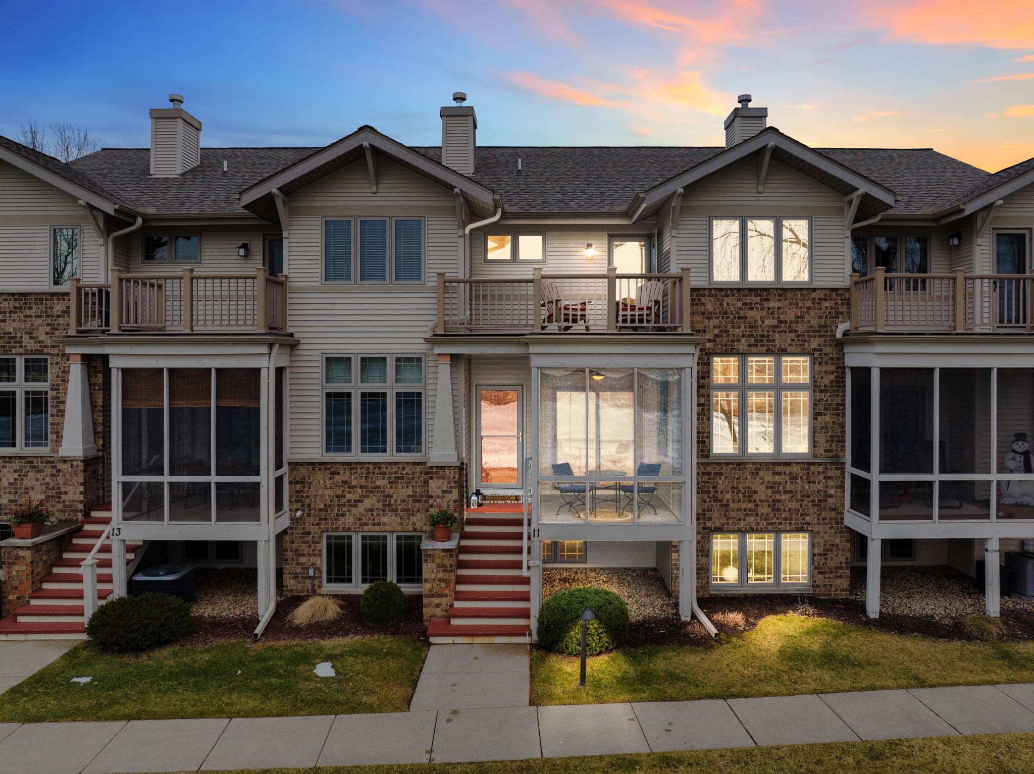 11 Wood Brook Way