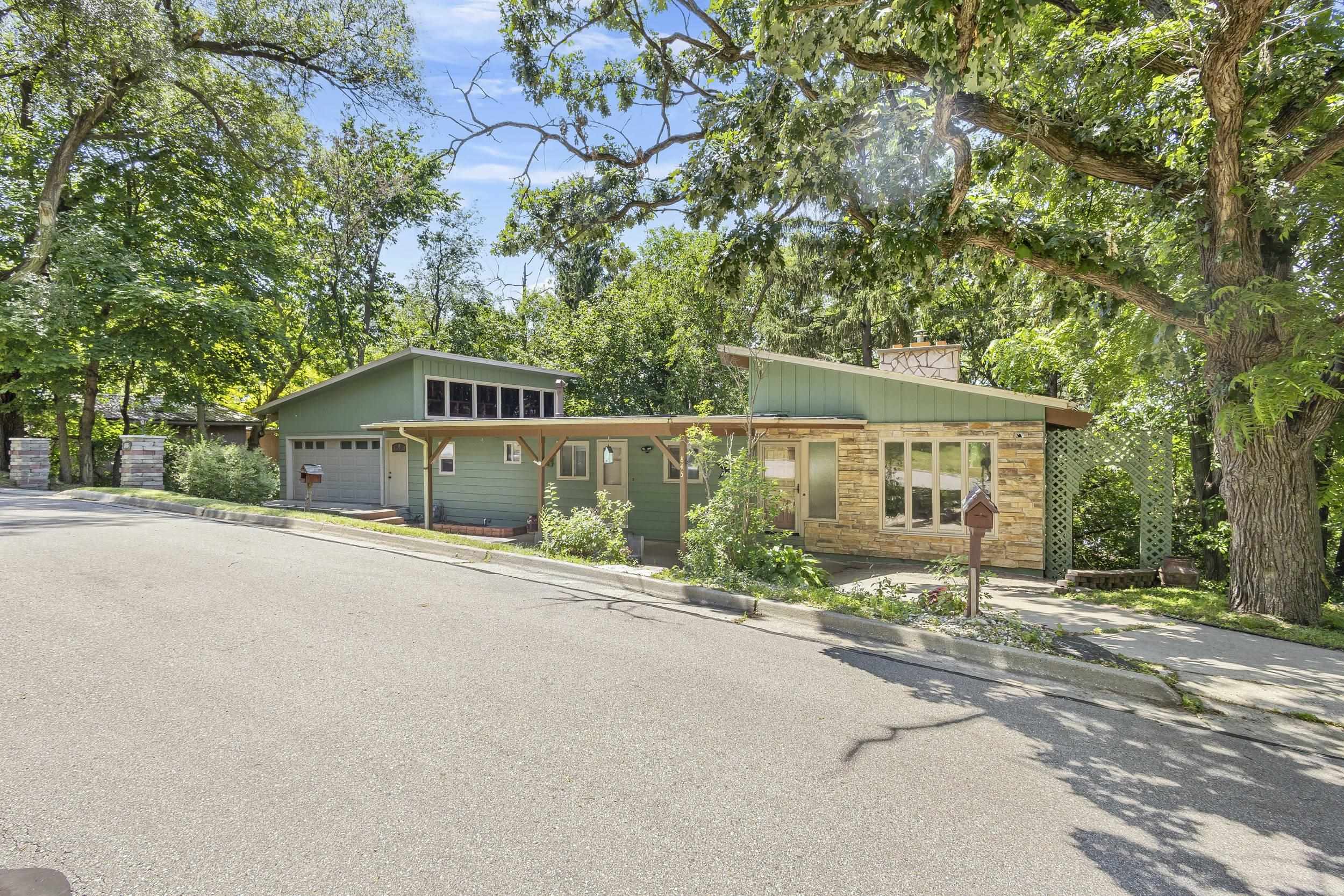 845 Messmer Street